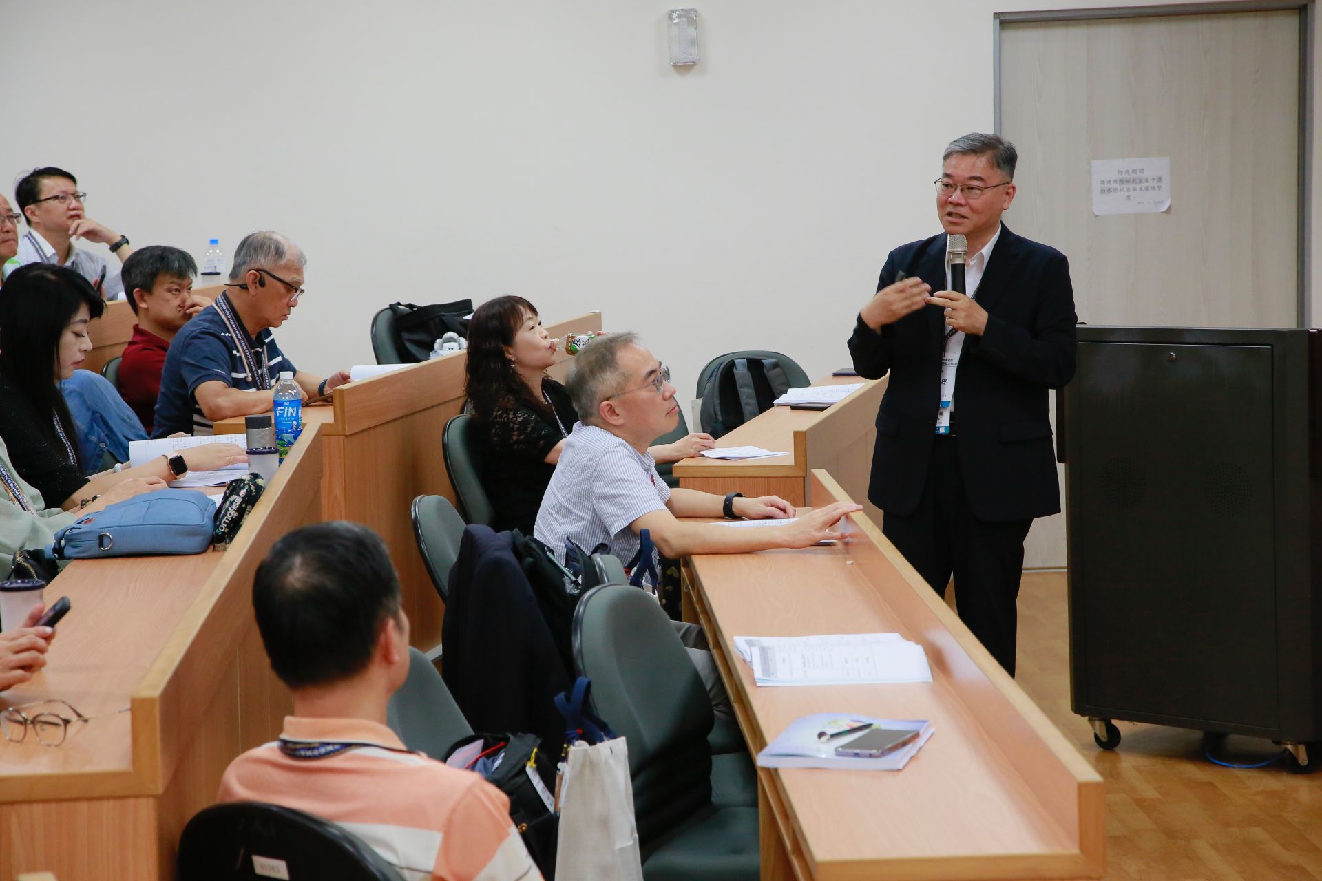 在校園實務研討激盪與發想部分,進行四大主題討論