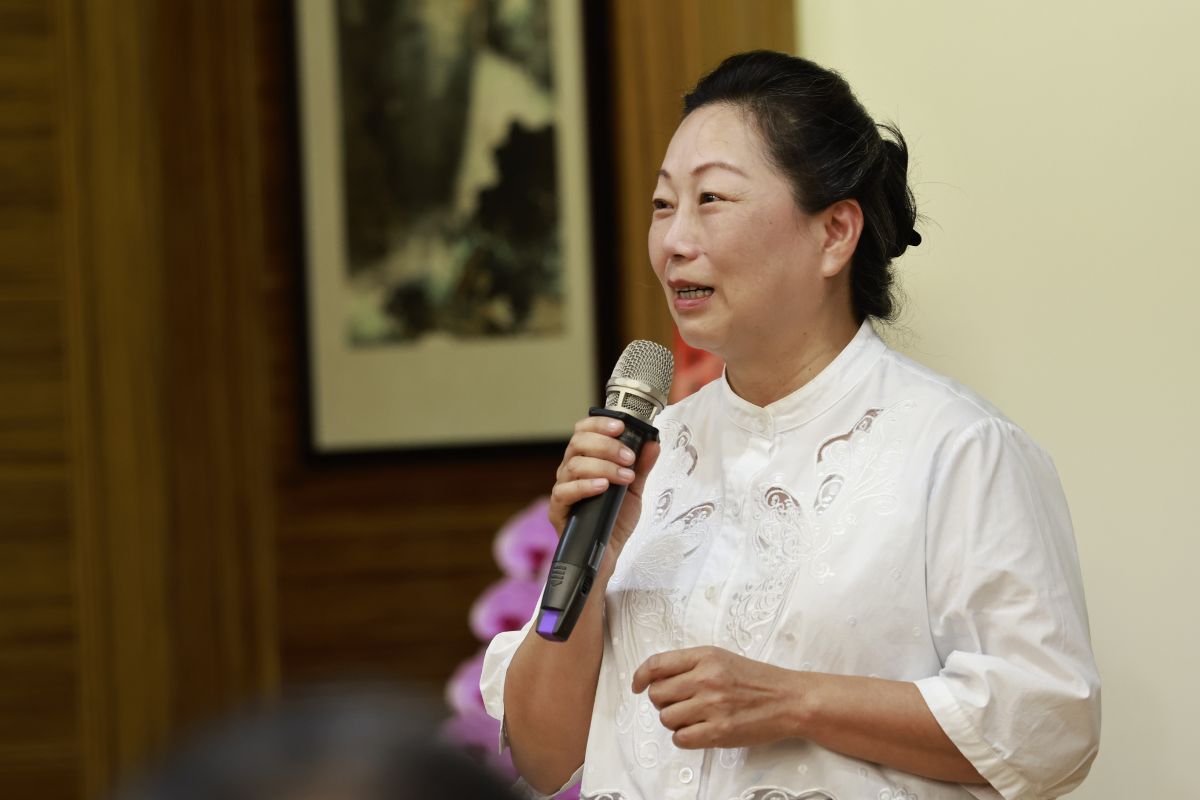 花蓮縣長徐榛蔚出席花蓮慈院39周年院慶,感恩慈濟各專業人才如菩薩駕雲聚集,成為花蓮最穩健的靠山。