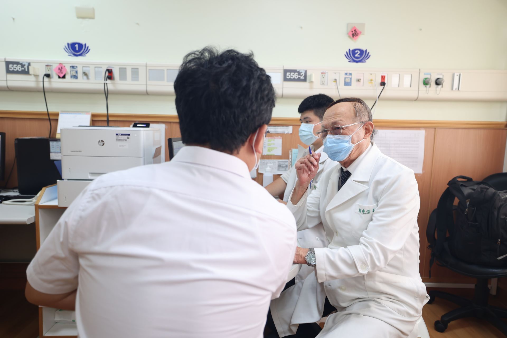 花蓮慈濟醫院中醫腫瘤中心主任賴東淵教授表示,「更年期」並不是一種疾病,更年期是人從中年期過渡到老年期的階段。