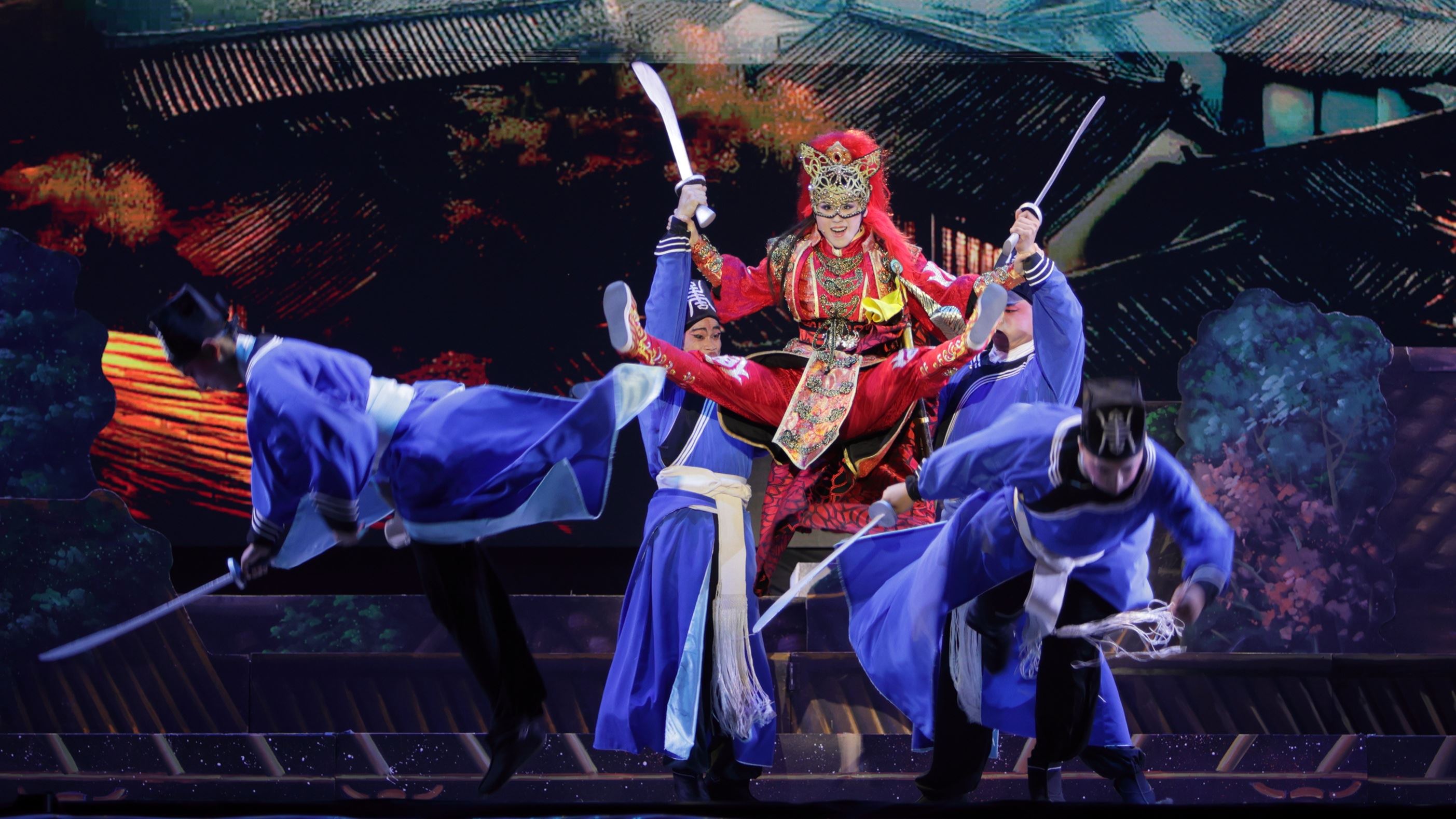 陳昭賢飾演的「貓神」帶來精彩武打場面,讓民眾掌聲連連、興奮不已。(明華園戲劇總團提供)