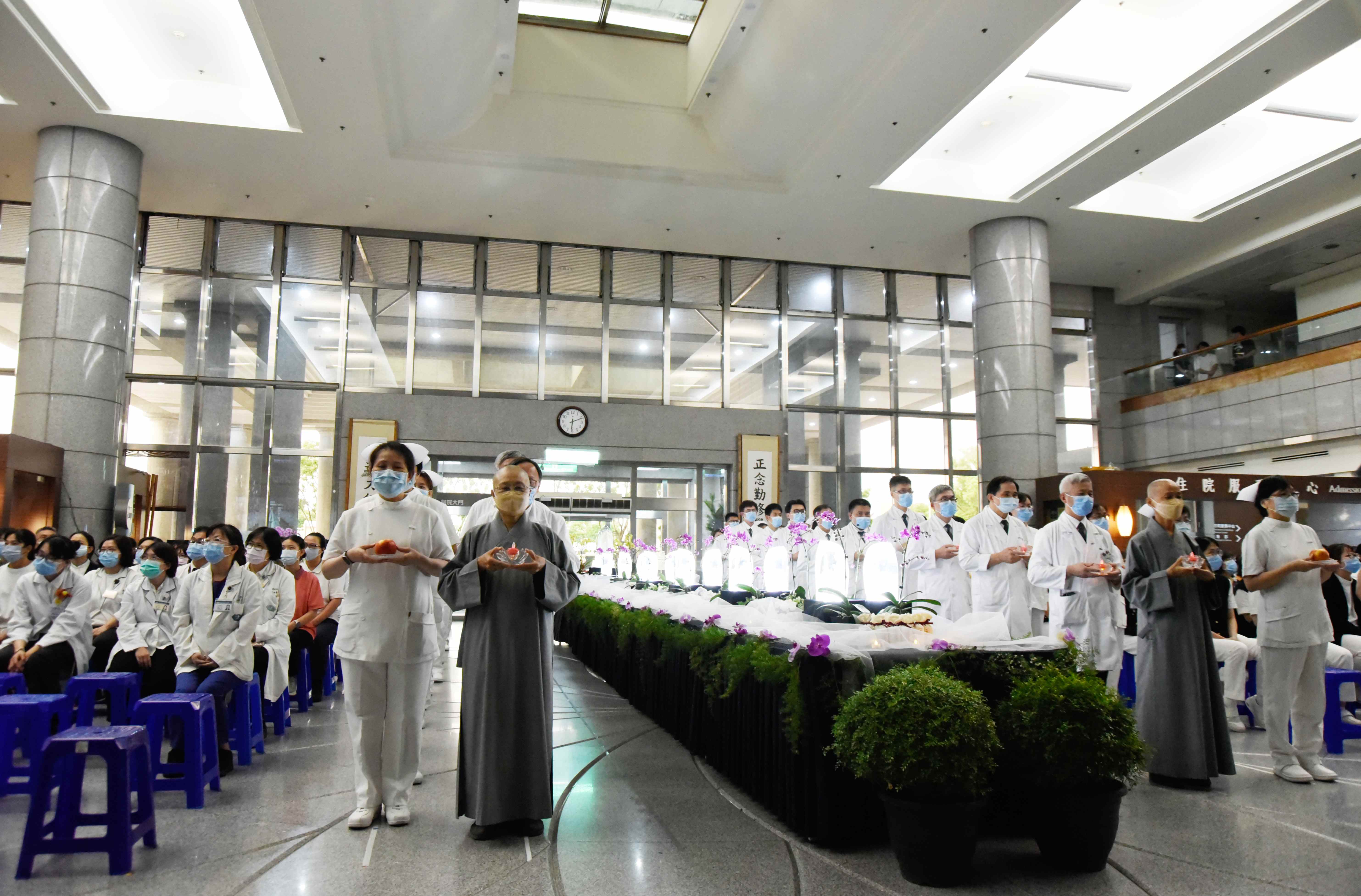 大林慈濟醫院於26日舉辦「七月吉祥祈福會」,同時也迎來醫院成立25週年的重要時刻。