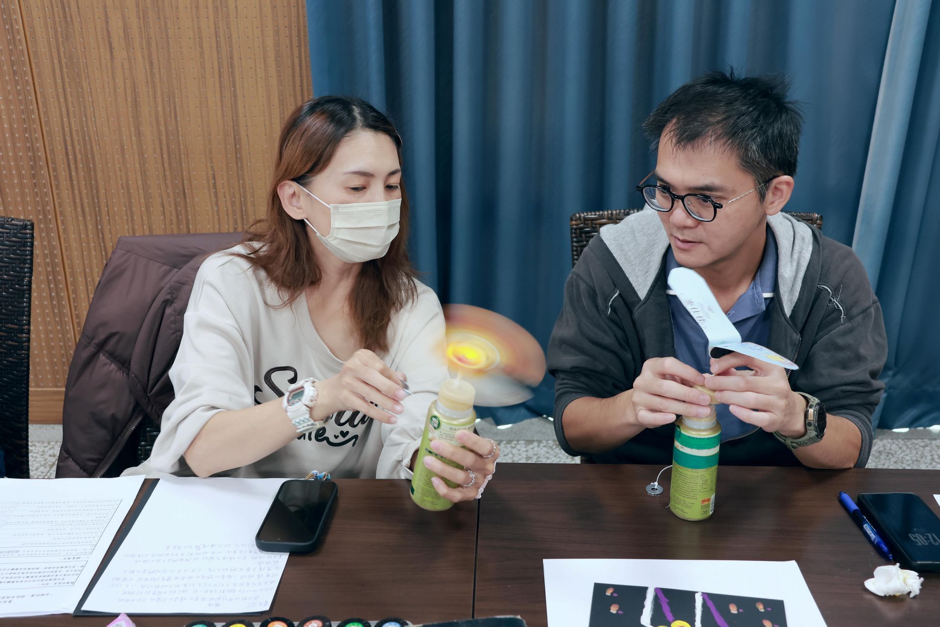 每次課程最後講師總是分享一種回收物製作的童玩,原來幸福很簡單。