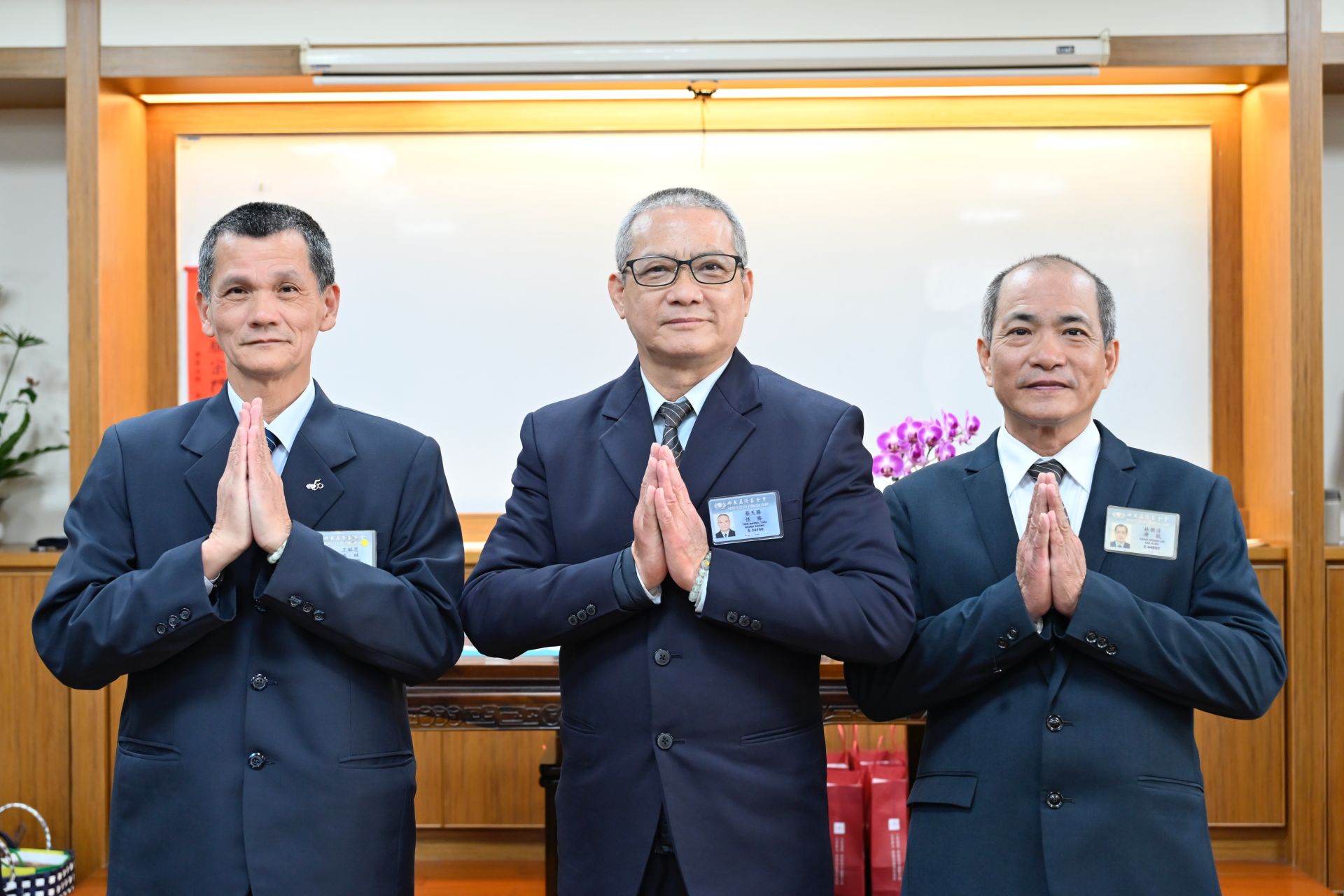 曾吸毒、販毒的更生人蔡天勝(中)、林朝清(右)、王琳恩(左),戒毒後經過努力成為慈濟人,致力推動反毒。