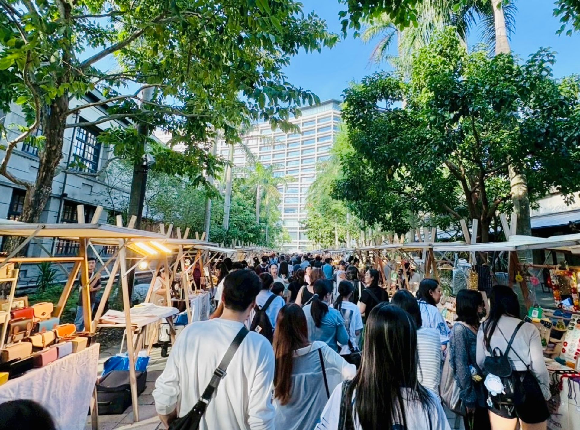 松山文創園區年度入園人次正式突破1,000萬，創下2011年開園以來最高紀錄。