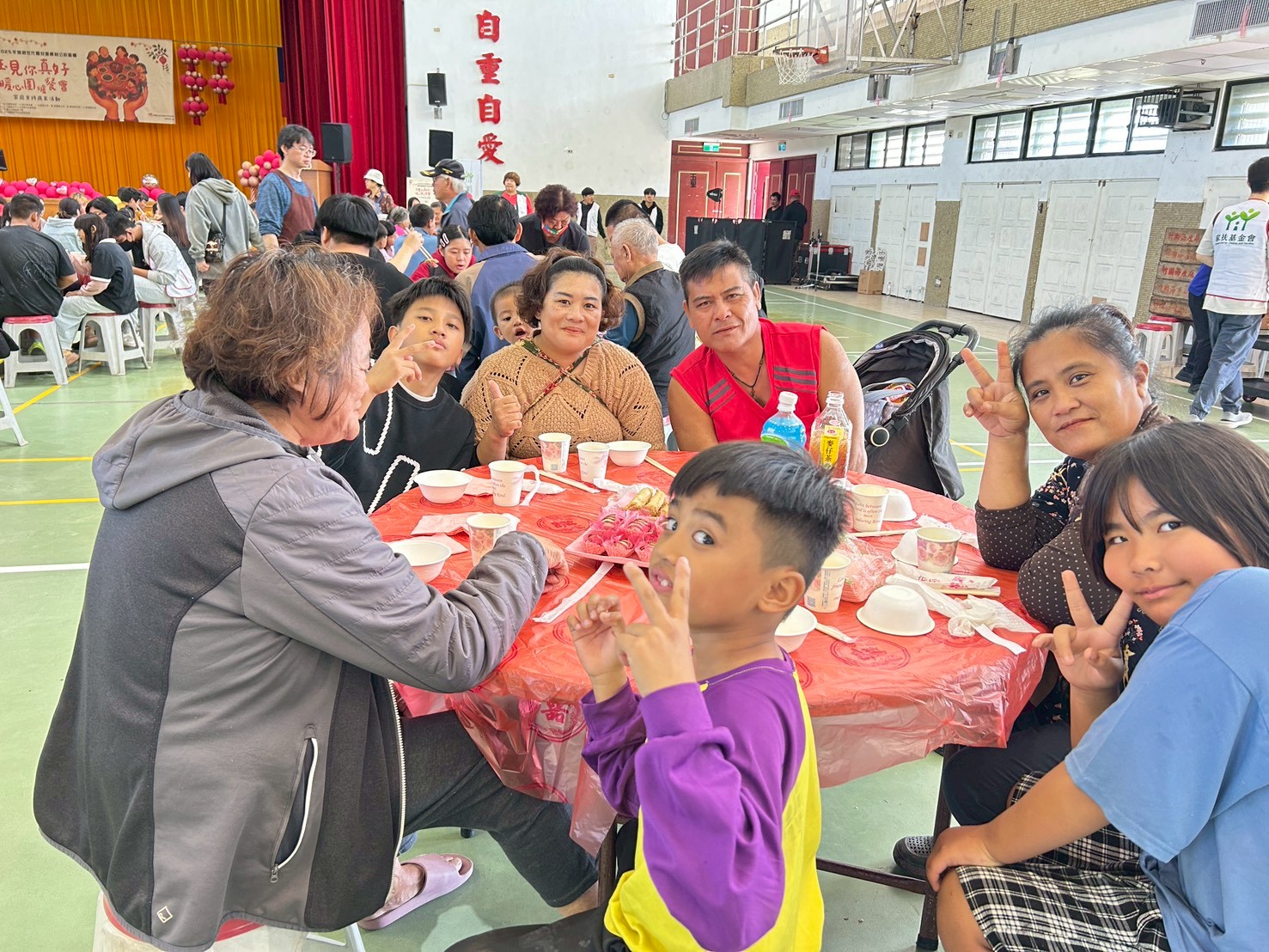 120戶受扶家庭團聚圍爐暖心又暖胃
