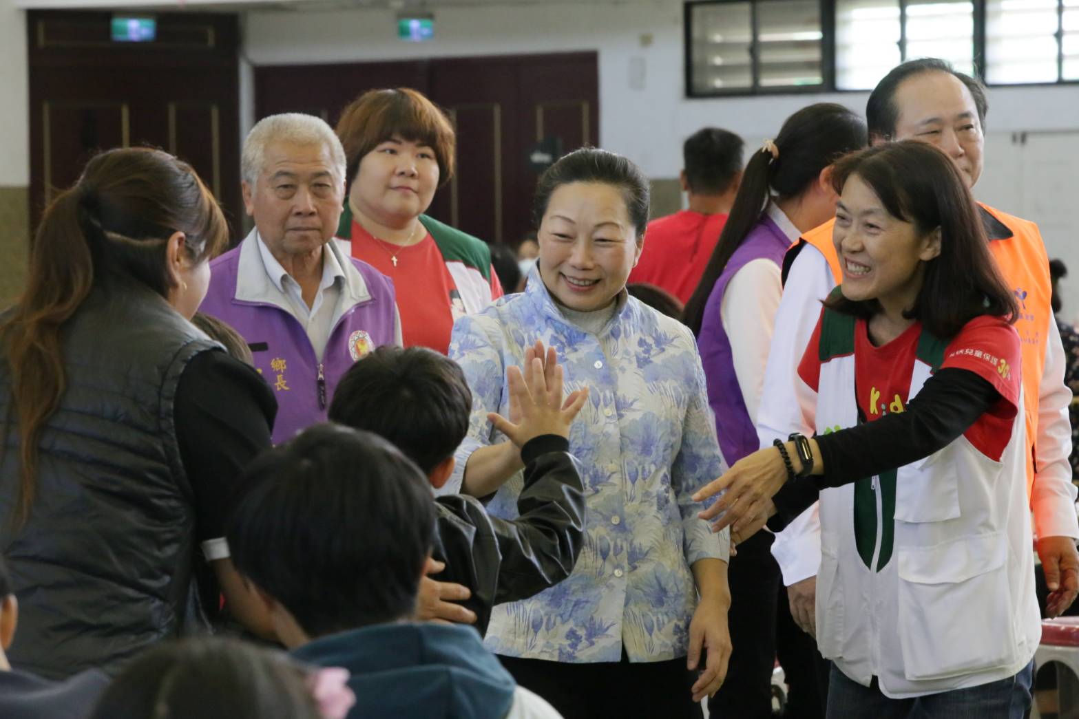 徐榛蔚縣長也蒞臨會場關心弱勢家庭