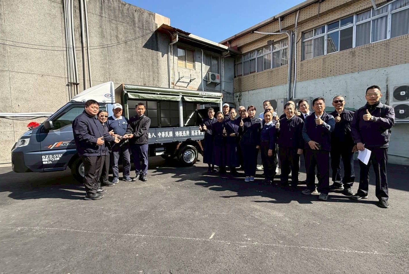 慈濟環保輔具平台的車隊正式成軍,代表著慈濟在「環保、助人、減碳、循環」的道路上,邁向更堅定、更踏實的一步。