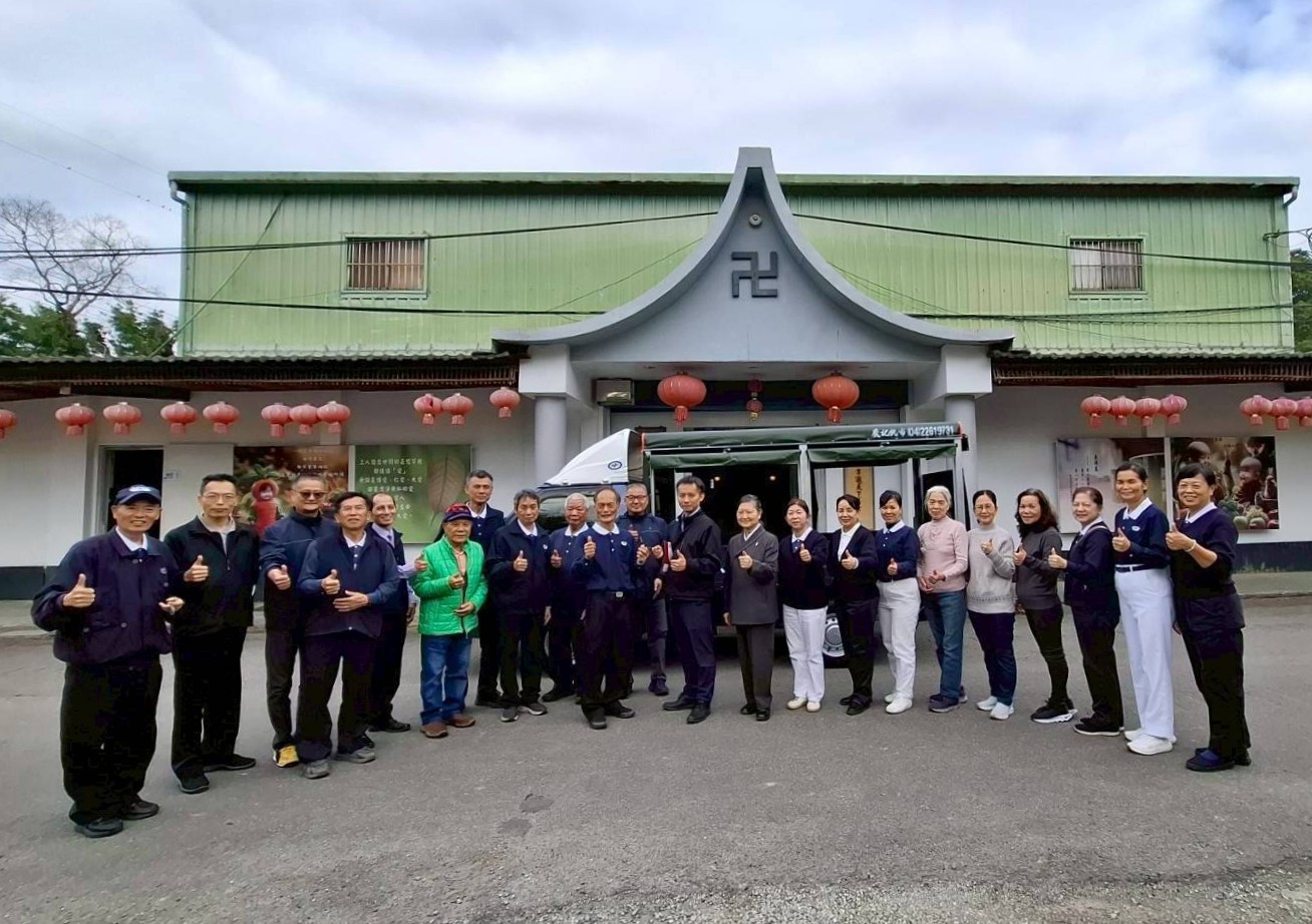 未來,這些專車將持續載著慈悲,奔走於城市、鄉鎮、山區與原鄉,串起志工的愛、善心人的願,以及無數家庭的希望,奔向全臺更多需要的地方。