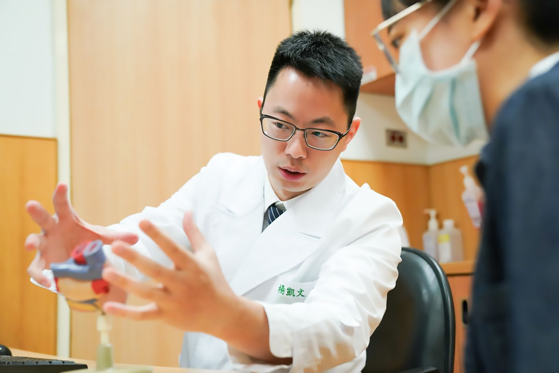 楊凱文醫師看診示意照。