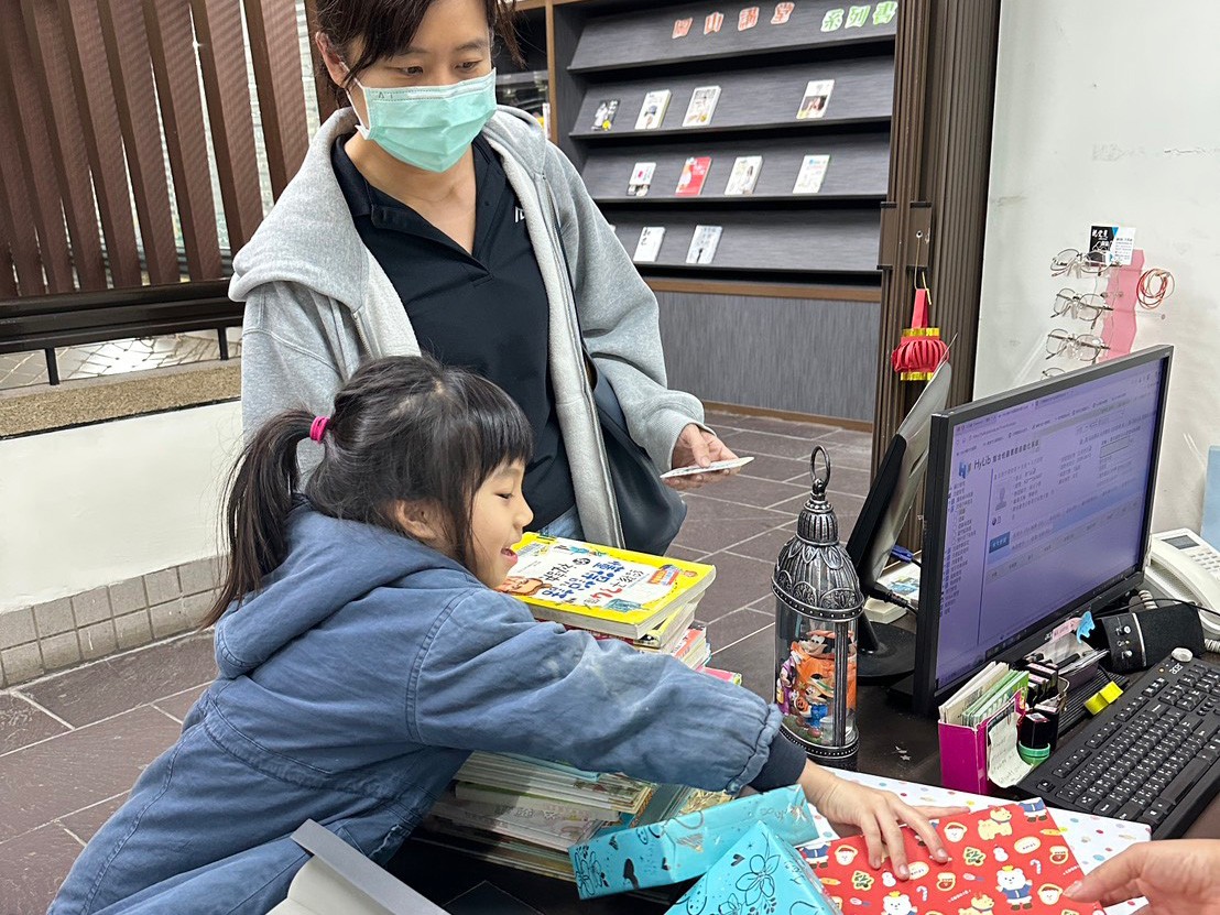 親子一起尋寶,增添親子閱讀樂趣及提升閱讀風氣