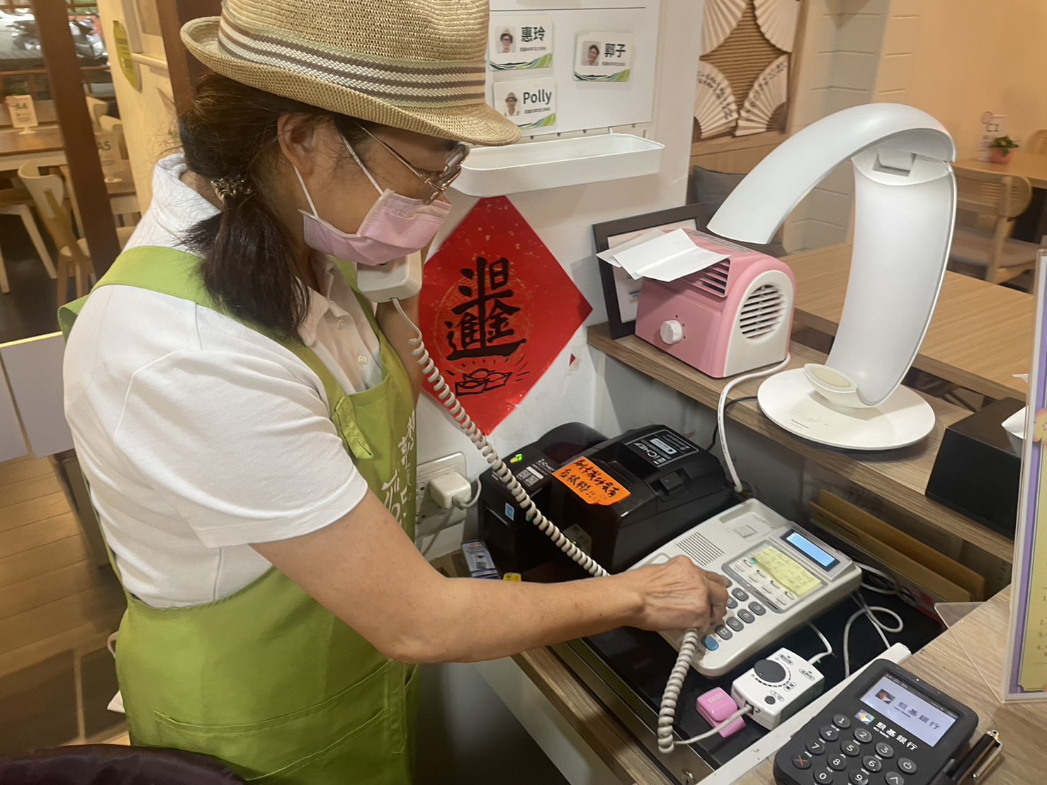 打造友善長輩職場-加裝電話筒擴音設備