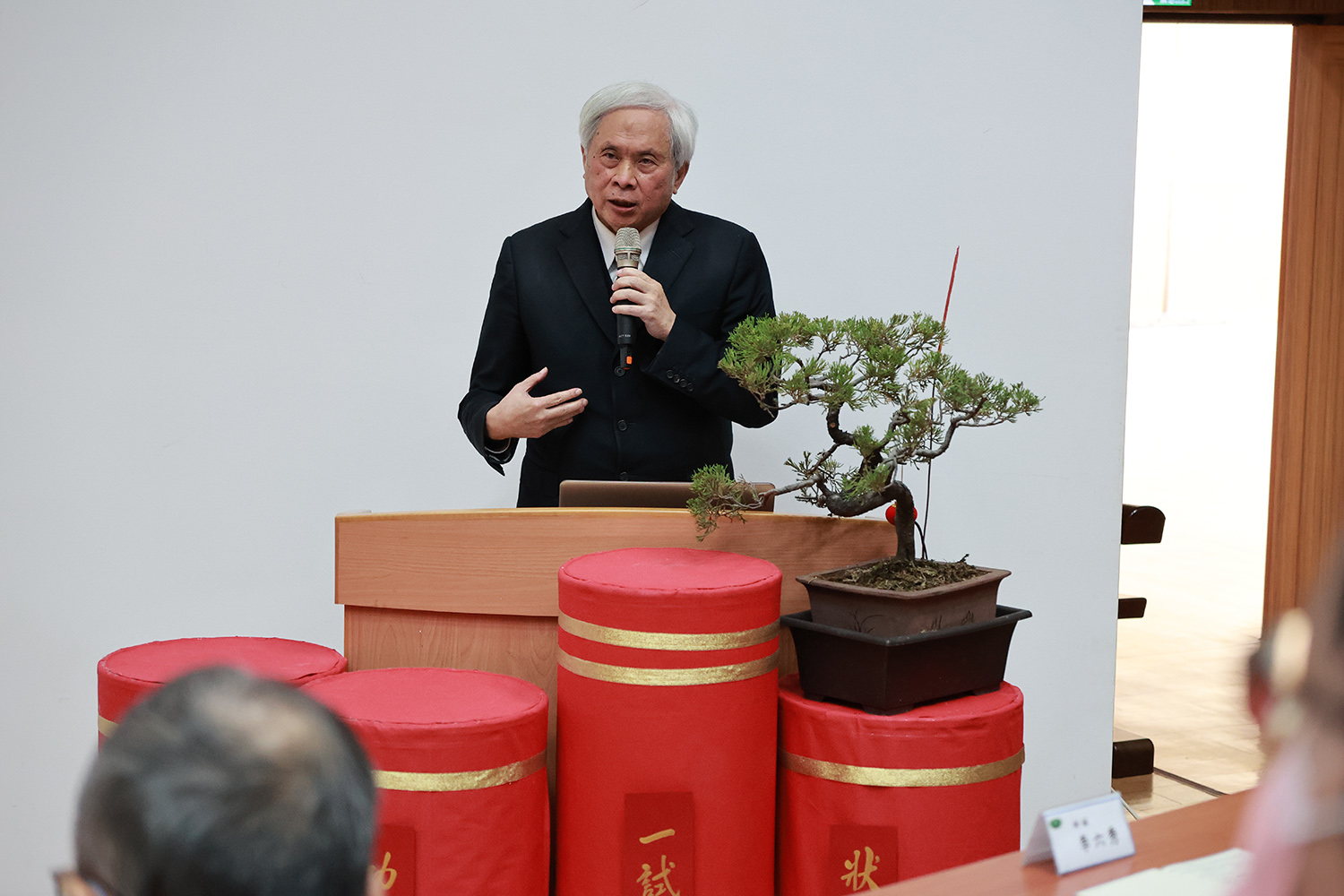 教育志業王本榮執行長聯結宇宙科學與佛法，跨越許多面向的討論，分享生命教育的科學觀。陳天和攝