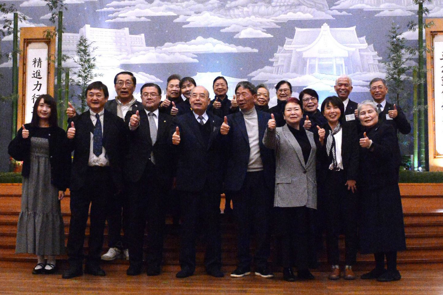 石黒雄一副市長參訪後表示，第一次踏入慈濟板橋靜思堂看到的建築覺得很棒，很莊嚴也很寬敞，感受到慈濟人很有禮貌也覺得非常的溫柔，態度非常的親切自然。