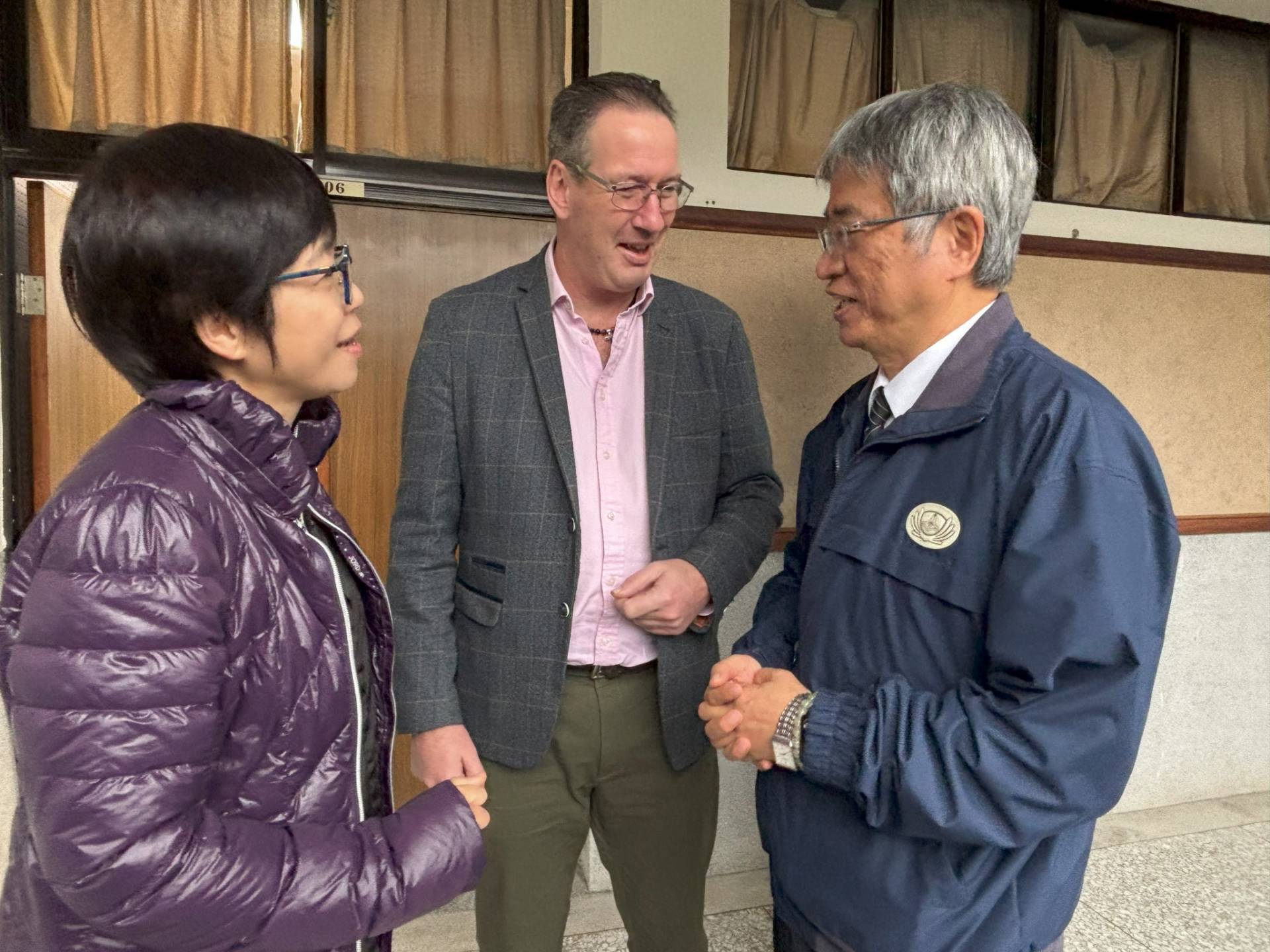 蔡淑鳳司長、Principal David Wayte與陳宗鷹副校長相互交流,期待未來持續合作