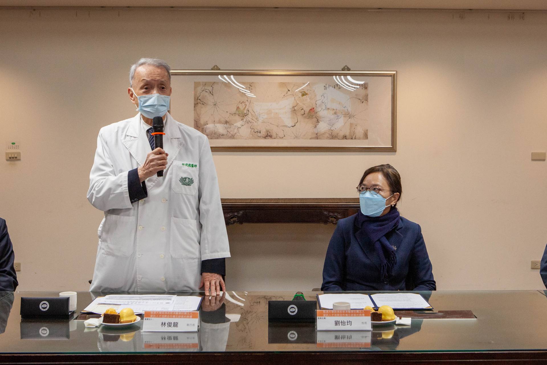 慈濟醫療志業執行長林俊龍表示,現有2,715名慈大畢業生在八家慈濟醫院服務。衛福部已要求未來醫院評鑑項目中,需納入醫療資訊,對資訊人才需求大增。