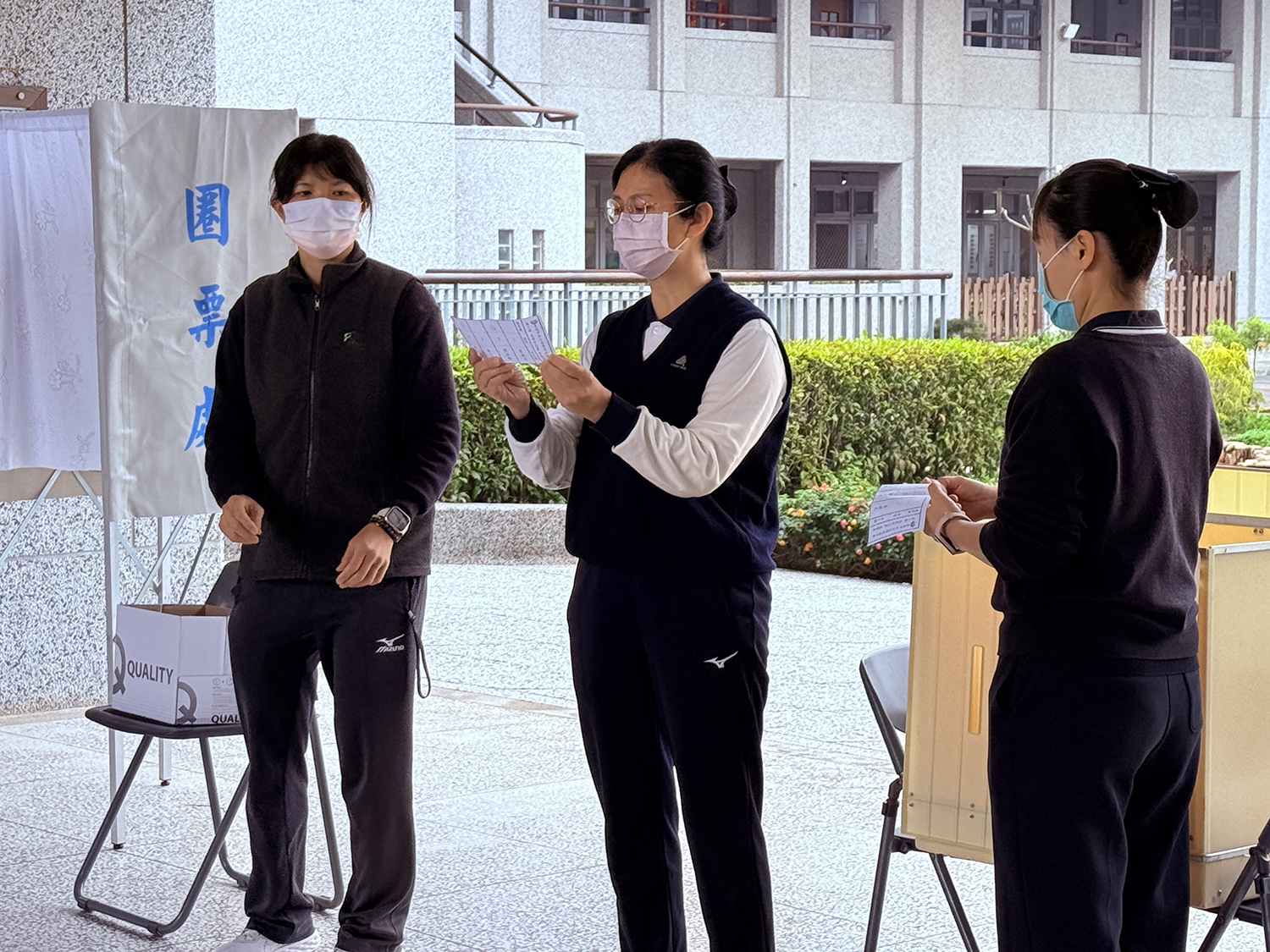 為提升學生民主法治素養,培養自尊尊人、守法盡責的價值觀,臺南慈濟高中國小部舉辦「慈濟好兒童」票選活動。