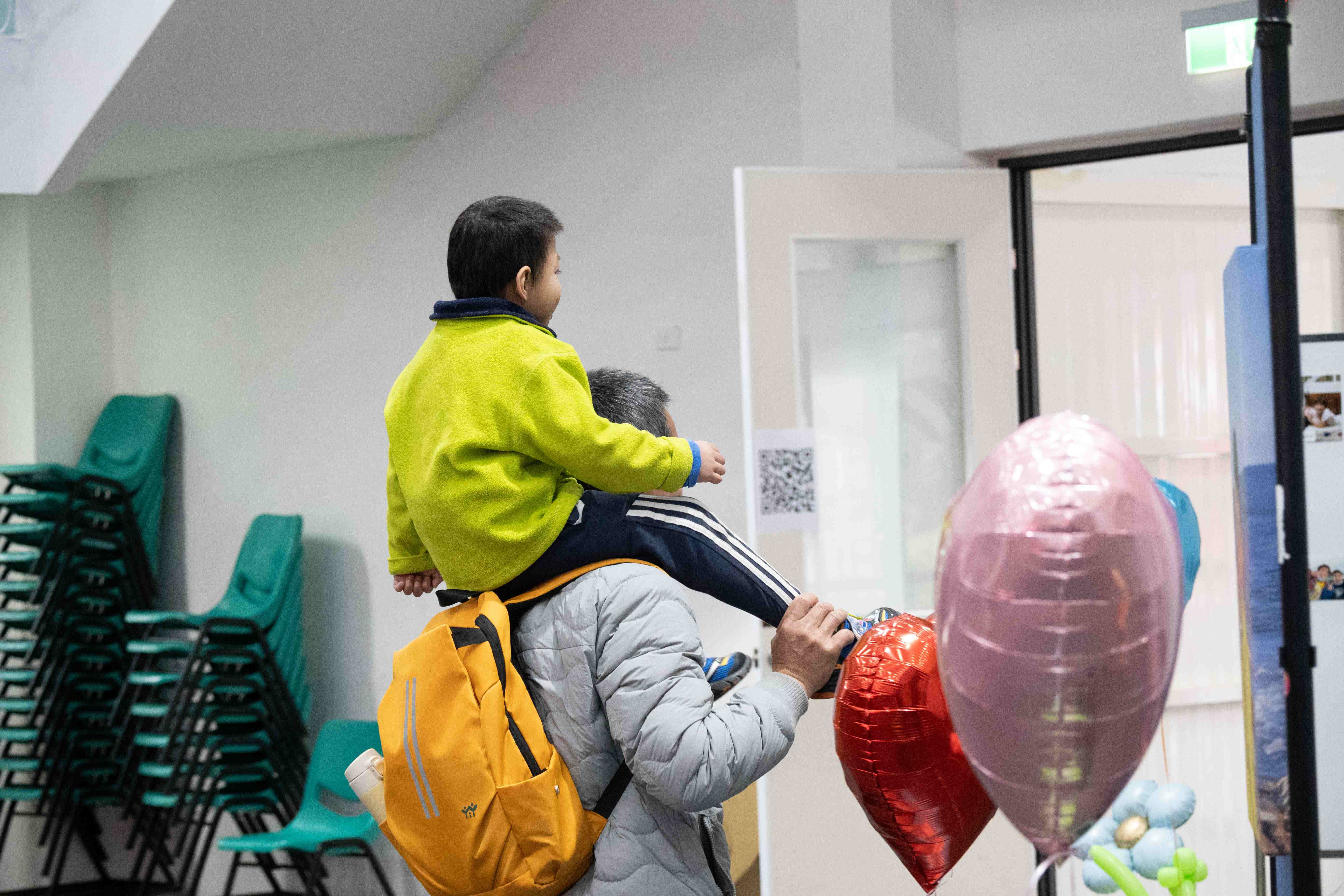 寄養家庭爸媽無私奉獻與愛心陪伴