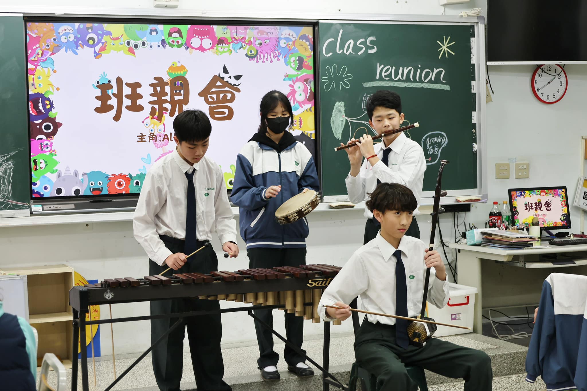 學生在親師座談前以才藝表演揭開序幕