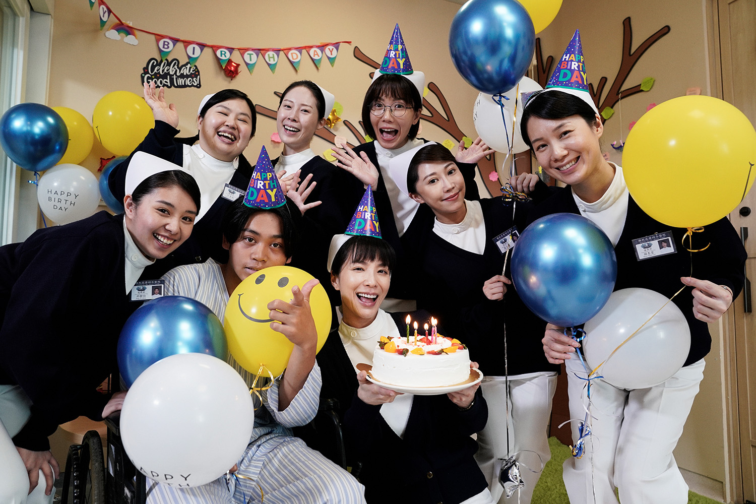 大愛劇《生日快樂》心蓮病房中的護理師團隊幫從沒過過生日的患者圓夢。