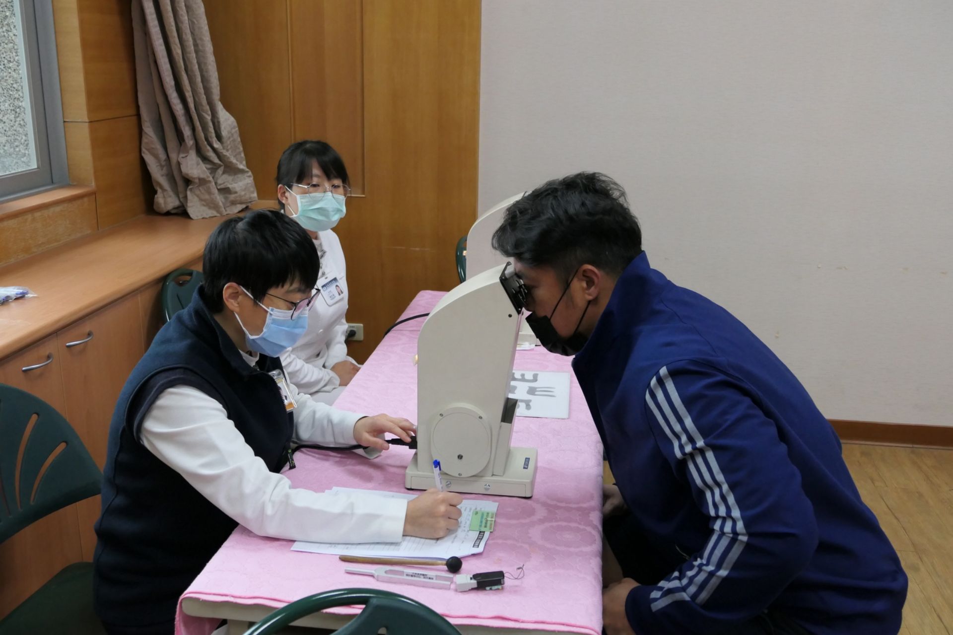 大師兄林智勝到大林慈濟醫院高級健檢中心進行年度健檢