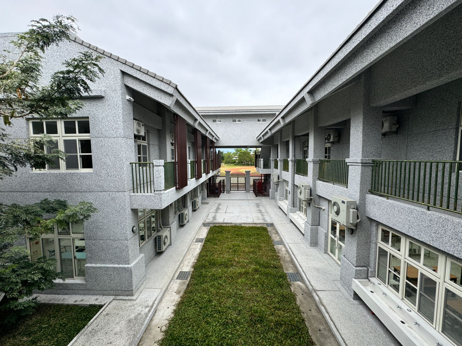 慈濟援建臺東縣豐田國中學生宿舍「築夢樓」,1月2日舉行啟用典禮。