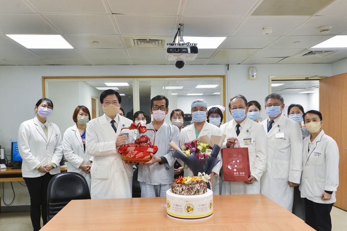 黃先生肝臟移植成功，院方舉辦祝福會。