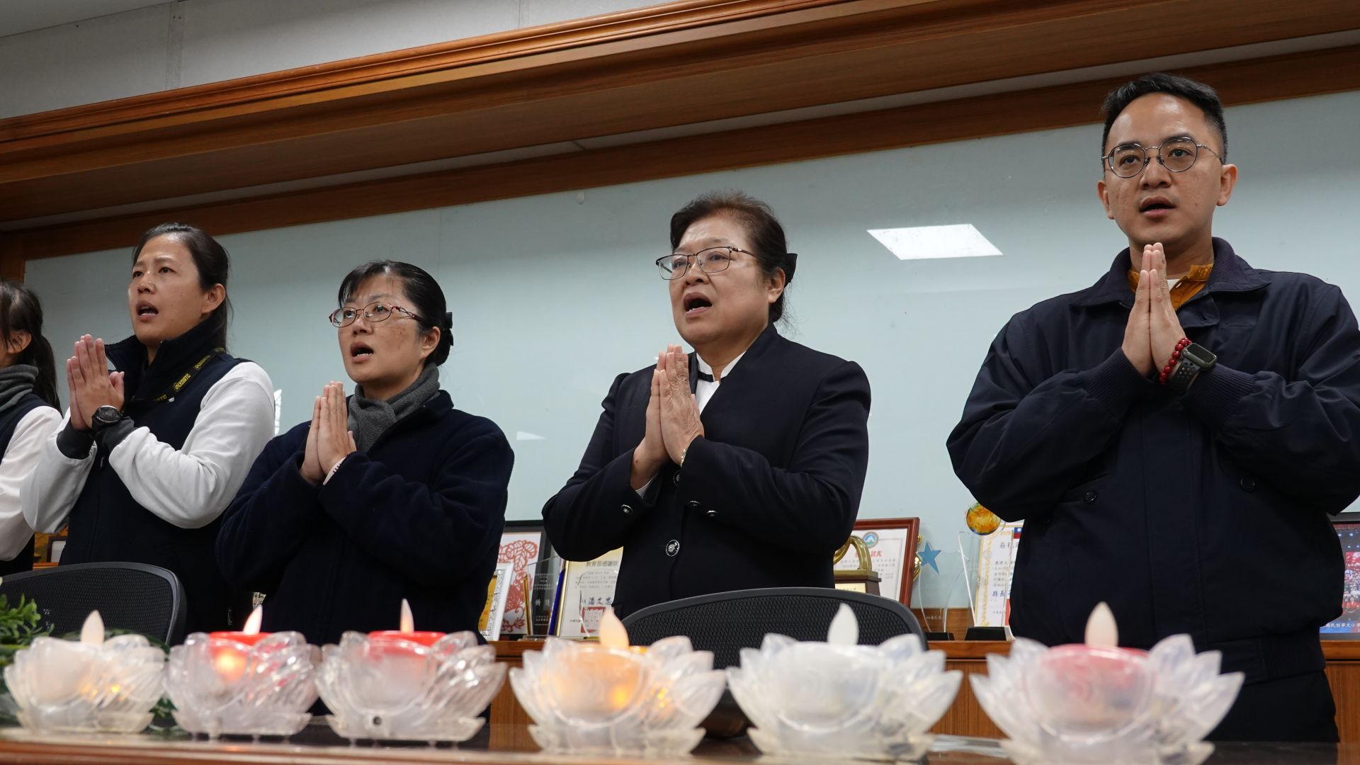 親師生共同祈禱一同匯聚善念祈求天下無災