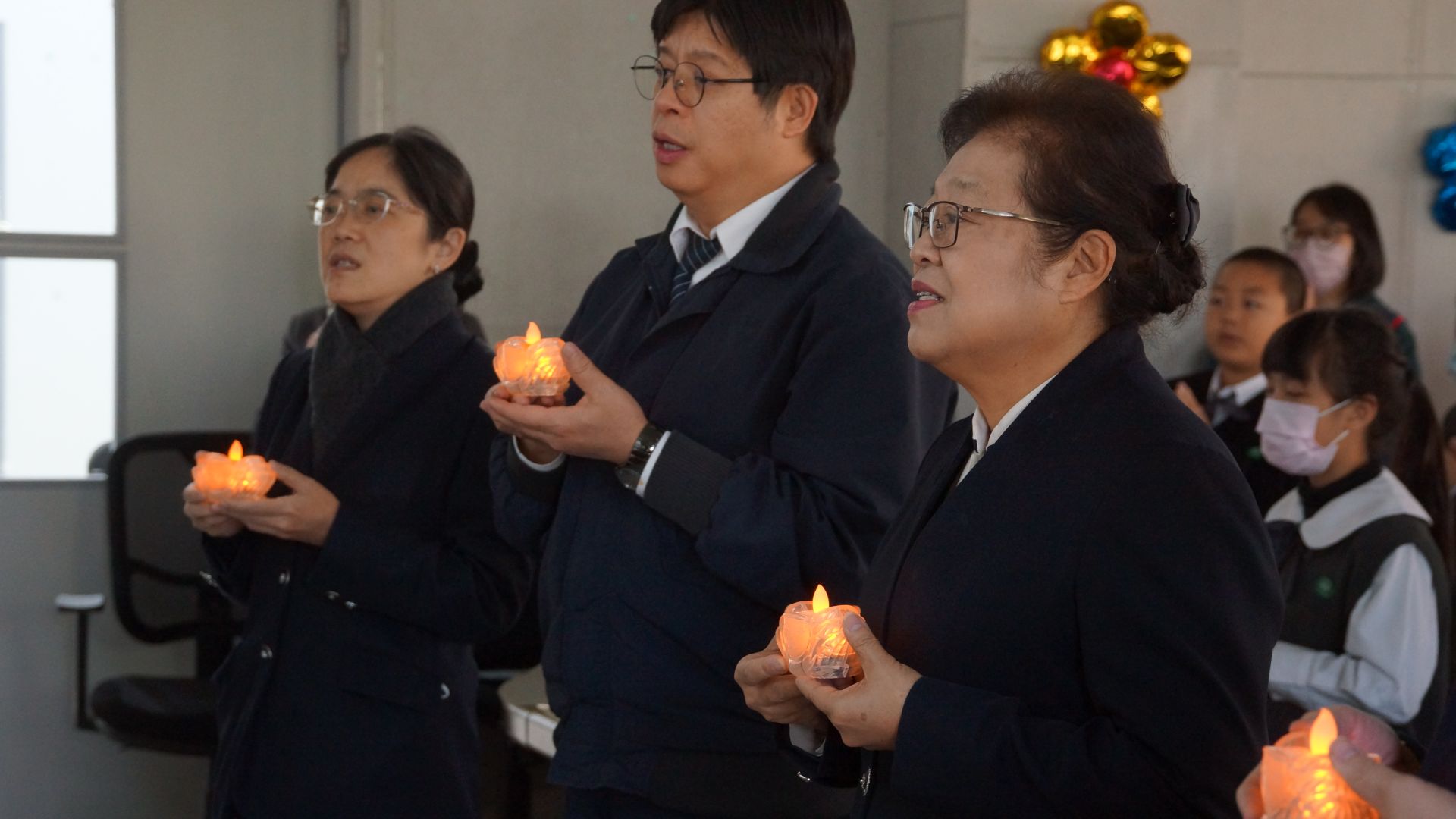 榮譽班級茶敘活動同時也透過祈禱傳遞祝福