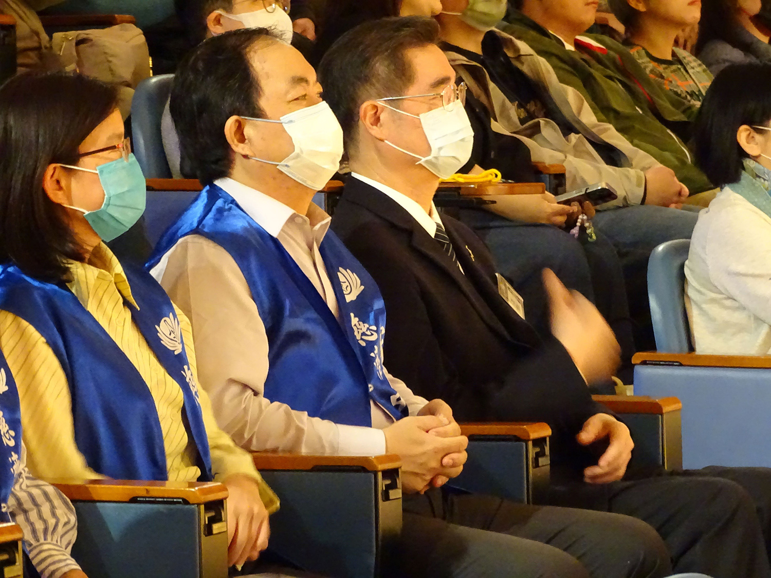 姚智化校長與家長會徐榮勝會長及家長委員全程參與,給予孩子最大的鼓勵和陪伴。