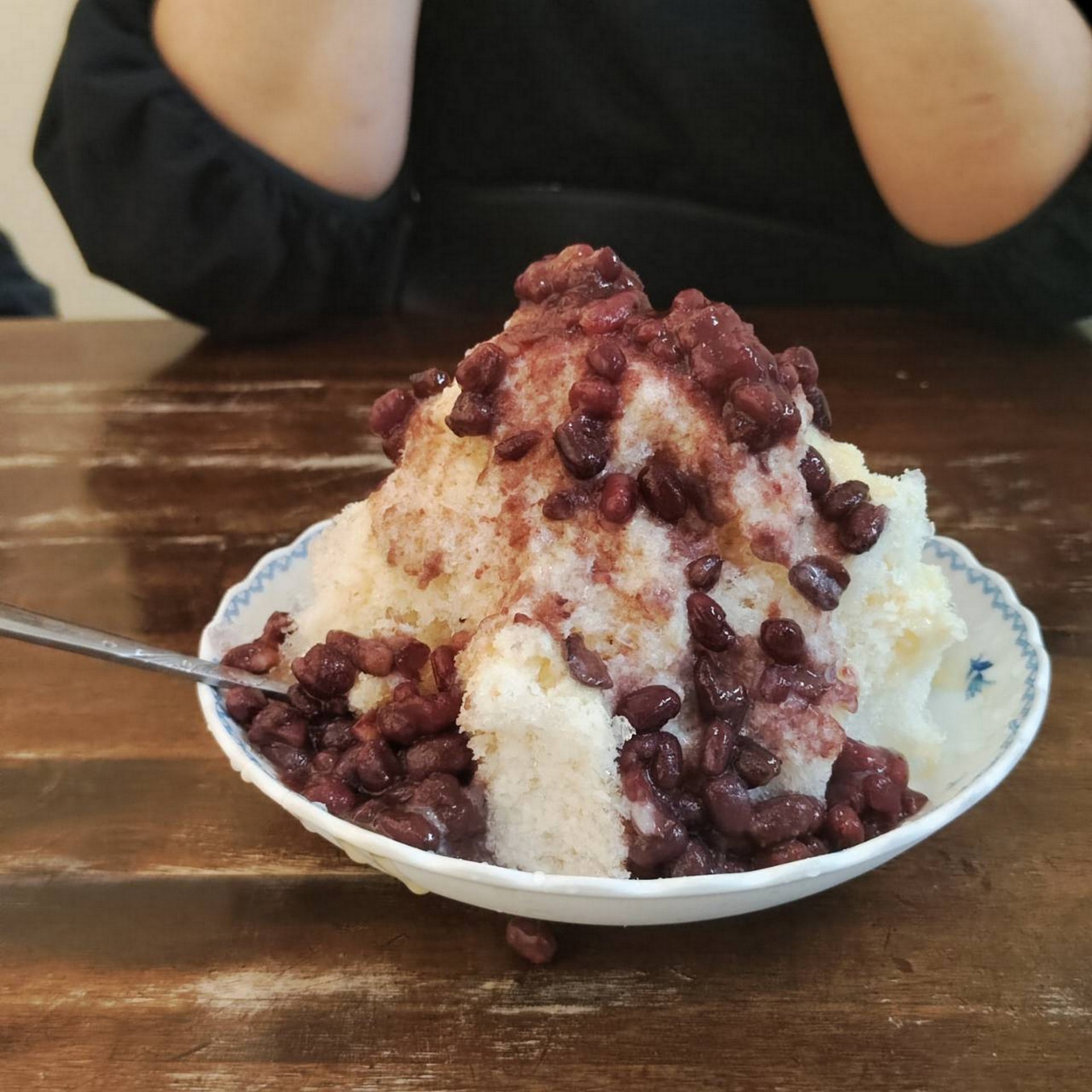 敷貼期間要避免食用冰品冷飲,並留意室內外溫差以及正常生活作息,以免影響功效。