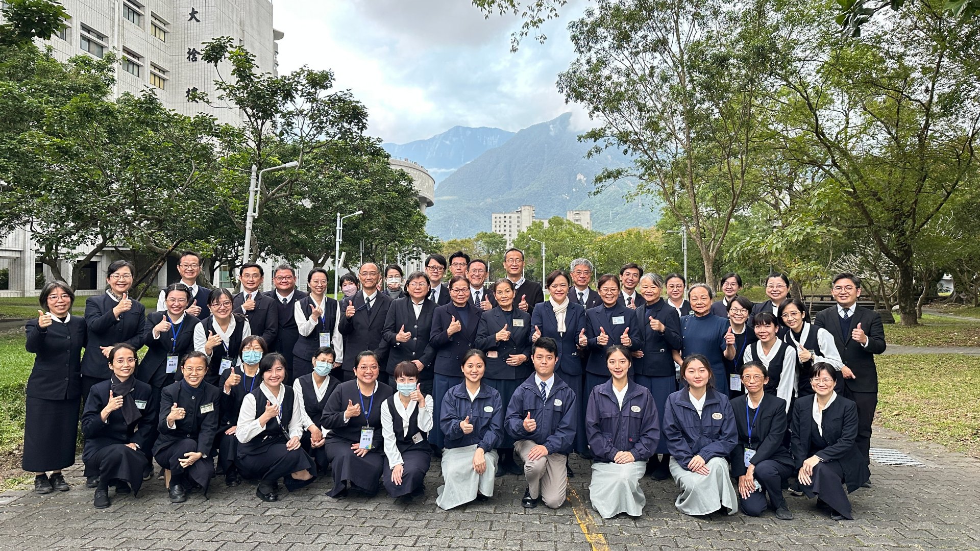 感謝全校教職員生合和互協,充分展現慈濟大學共創卓越的團隊精神