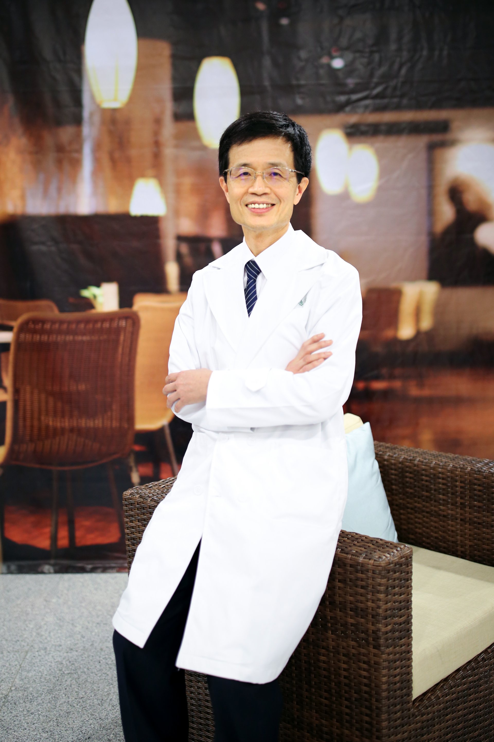 陳培榕副院長秉持以病人為中心的行醫理念,在東部服務逾三十年,挽救無數東部頭頸癌病患及其家庭。