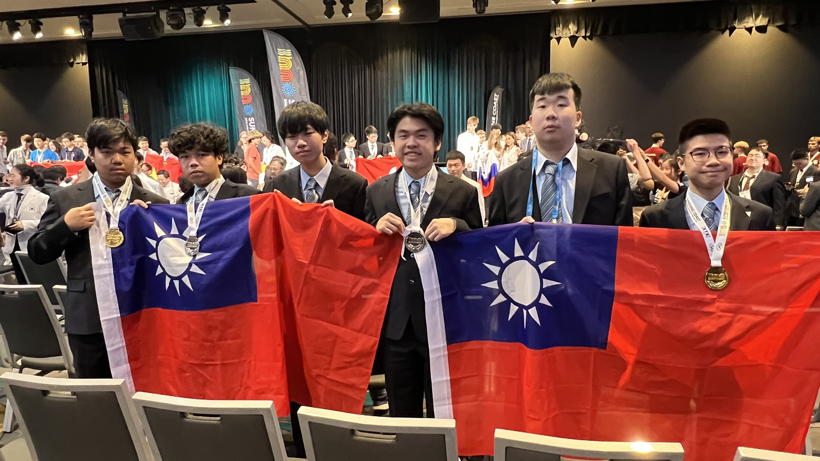 2025IMO代表團,從左至右:李天輝、黄柏澄、曾宇凡、許庭誠、李家睿、盧品均。