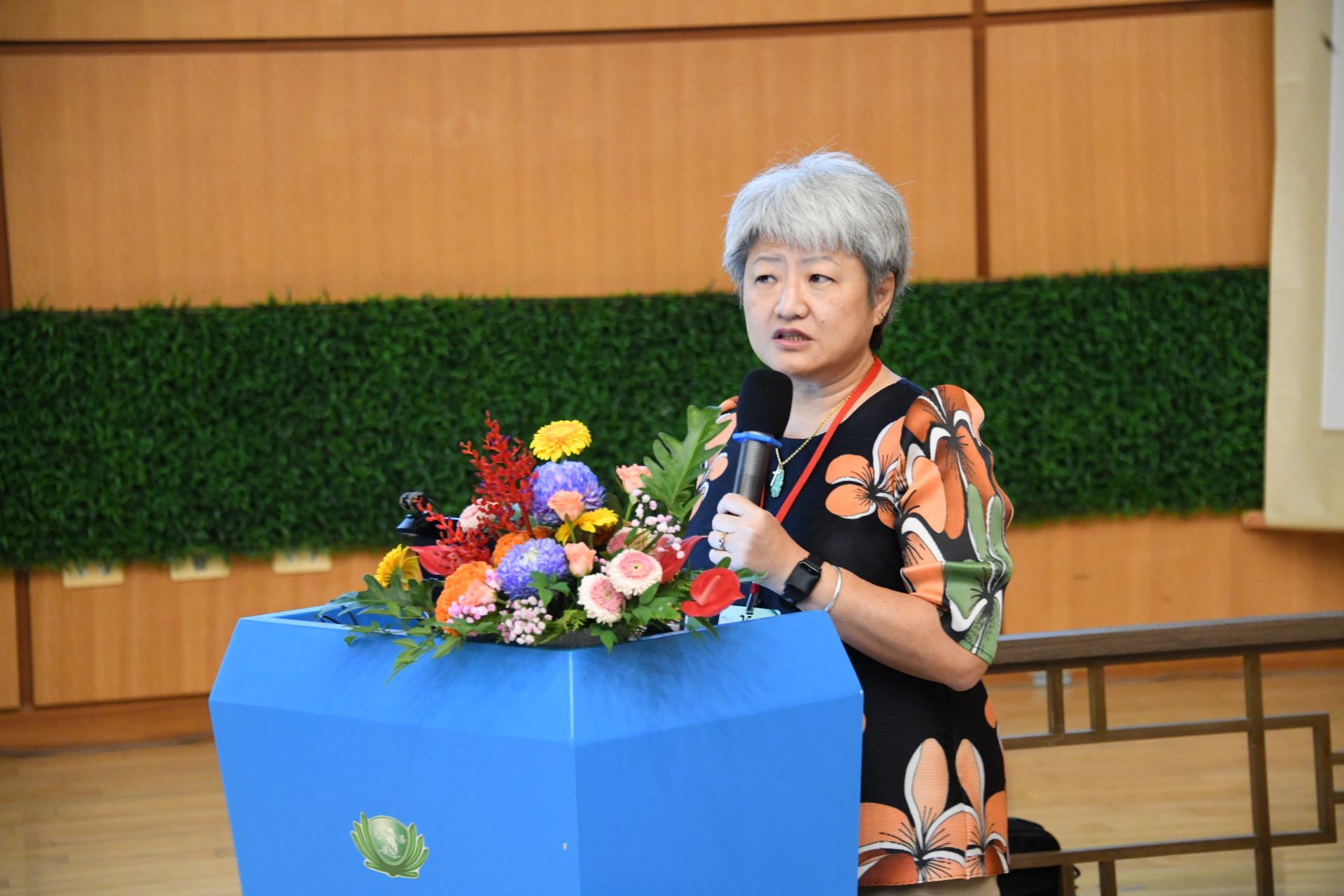 新加坡邱德拔醫院資深首席營養師Gladys Wong,分享「以植物為主的飲食:通往個人、群體與地球健康之路」。