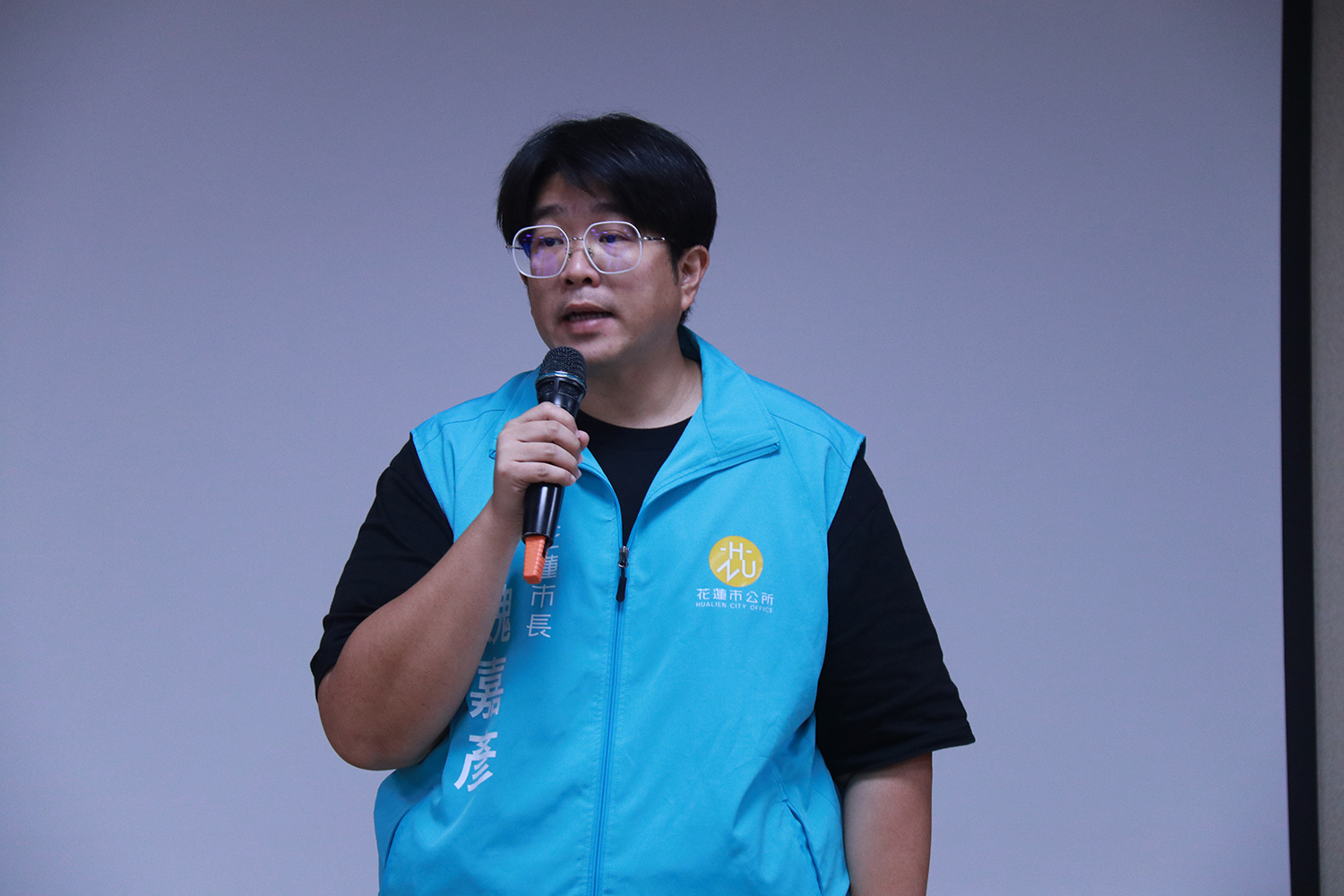 花蓮市長魏嘉彥表示,就算升格為阿公阿嬤,依舊能透過慈濟大學的第三人生大學一償宿。