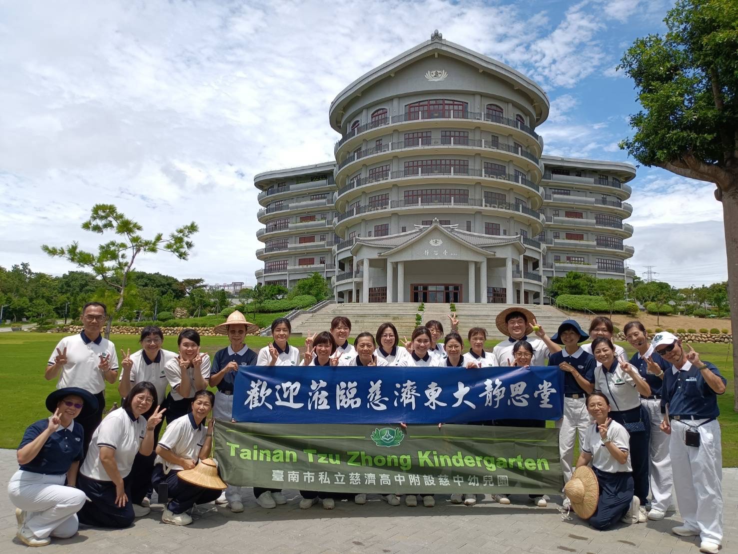 東大園區從荒地到萬坪生態都是志工們合心經營,無論是環保站或輔具平台的推動都是善。