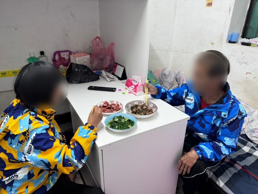 琪琪的祖父也持續為她準備營養餐點,讓愛延續在每日生活中。