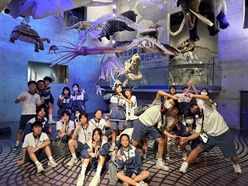 各科老師努力協助學生探索個人興趣,發現自己的天賦,培養主動學習的習慣