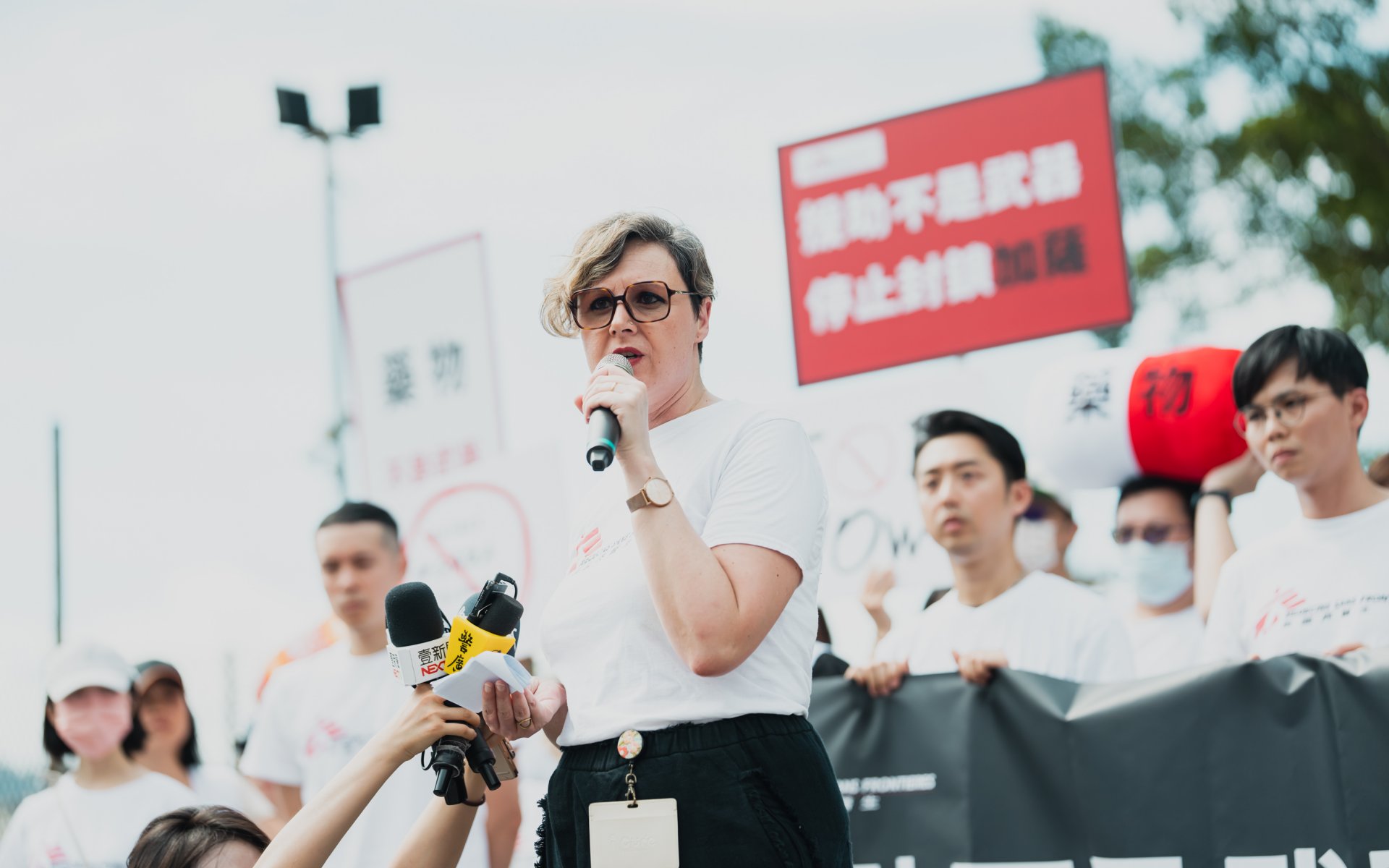 財團法人無國界醫生基金會執行長鄔荻芳 (Ludivine Houdet)邀請台灣民眾響應,加入社群串聯活動,訴請以色列當局停止將人道援助當作武器。