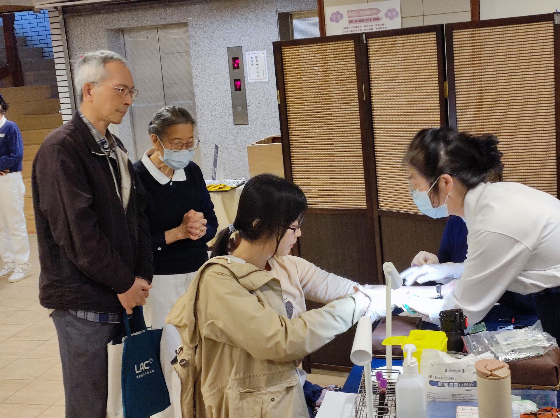 「愛的傳承、生命的延續！」當日活動現場，感人事蹟不斷上演。其中，來自士林的劉琬琳，在父親劉汝正的陪伴下完成建檔。