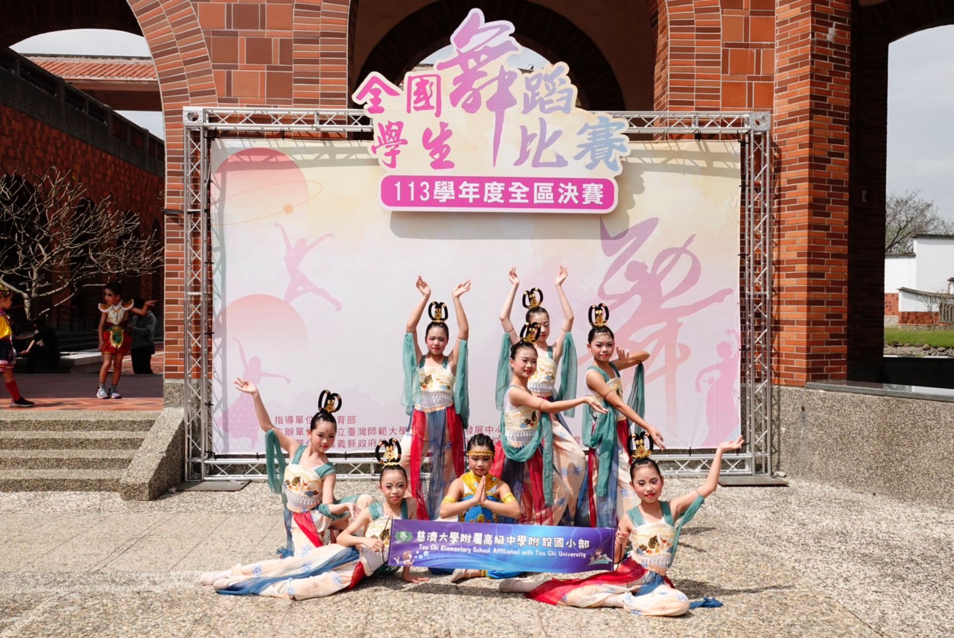 慈大附中從小培養學生藝術鑑賞力,為舞蹈人才奠定紮實基礎。