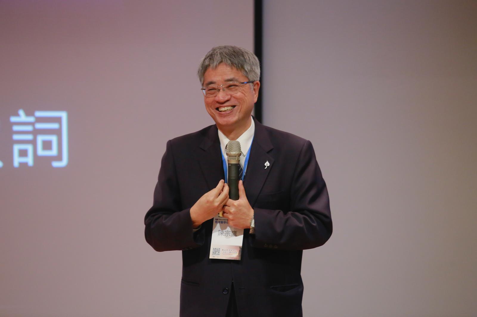 副校長陳宗鷹表示,相信透過不同系所的校友分享,可以讓大家更肯定和認同慈大