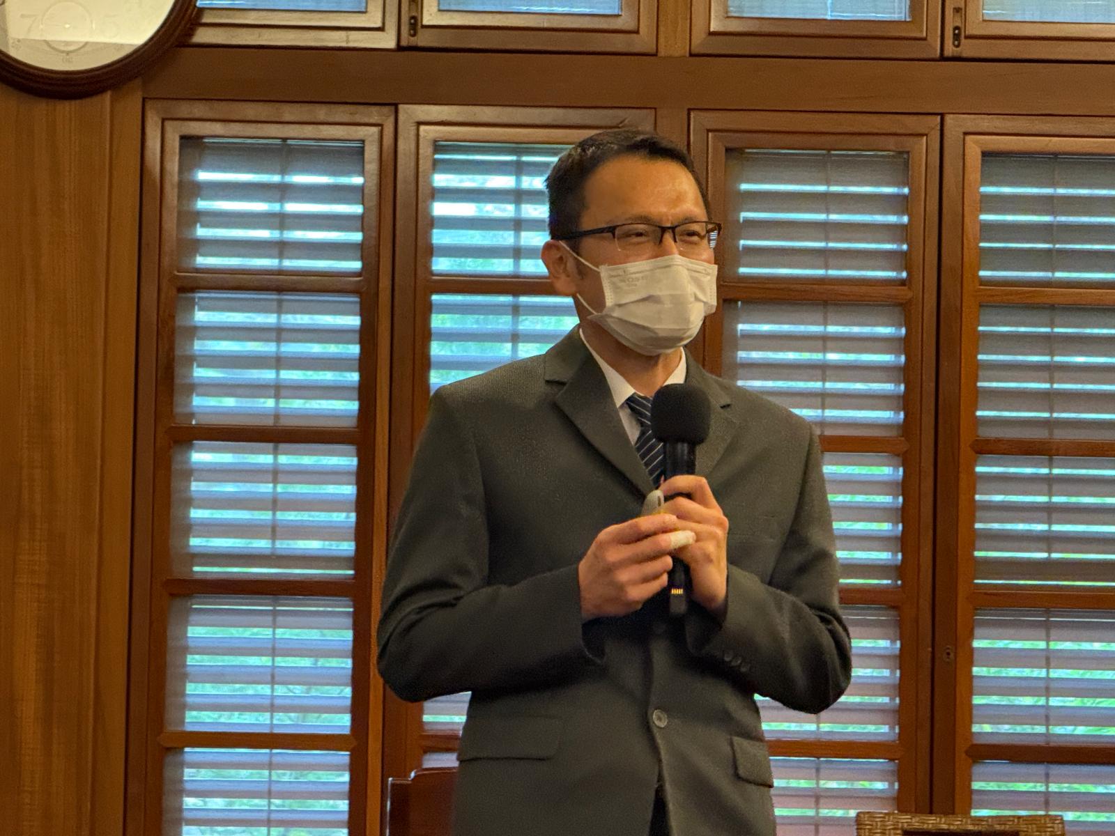 首屆醫學系校友朱崧肇，回憶自己求學、執業三十載，感恩慈濟的培育。