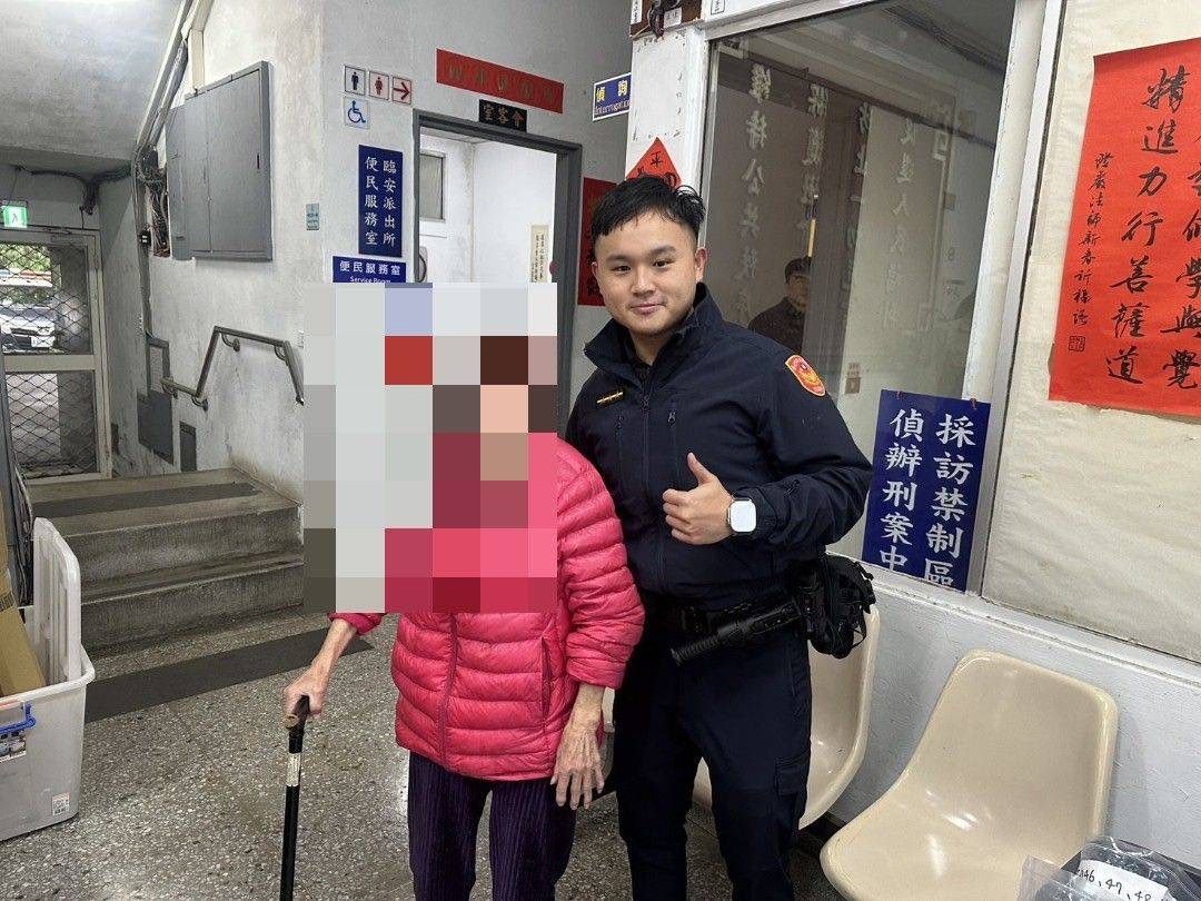 失智8旬婦迷途不知返家路,文一警迅速助平安與家人團聚