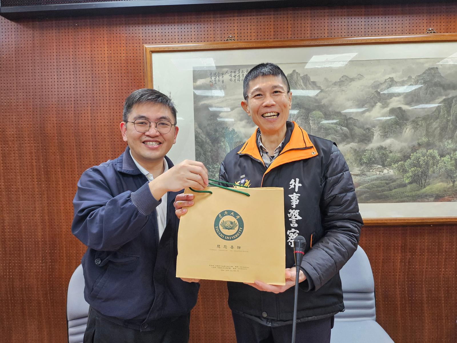 慈大郭又銘全球長感謝與外事科的協助與分享