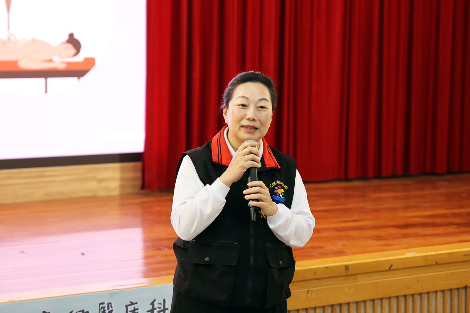 花蓮縣徐榛蔚縣長也很支持中西醫合療,也指出她的親朋也是花蓮慈院中西醫合療的受惠者。