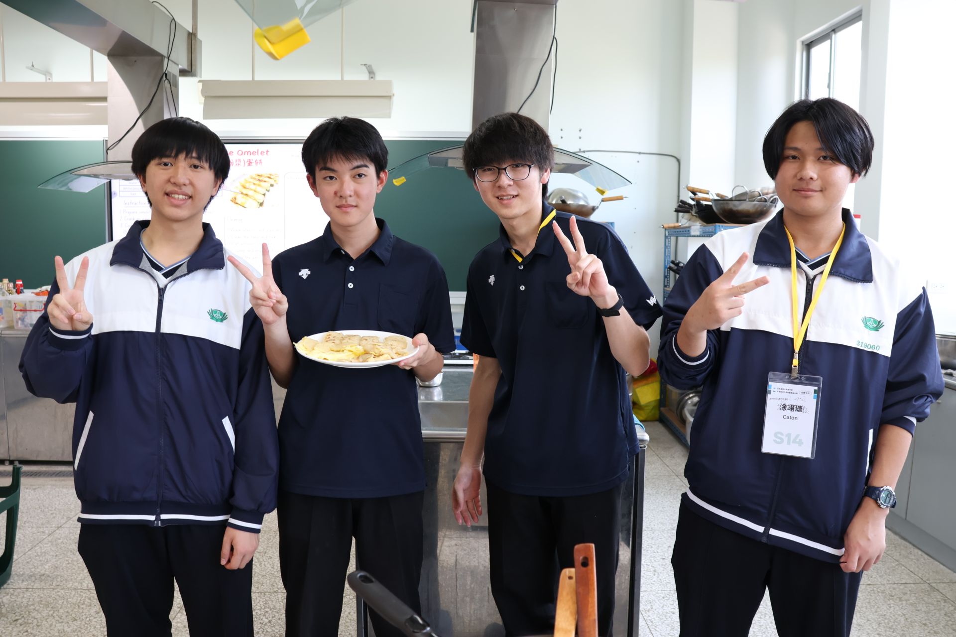 台日早餐文化大不同!兩校同學一起學做蛋餅