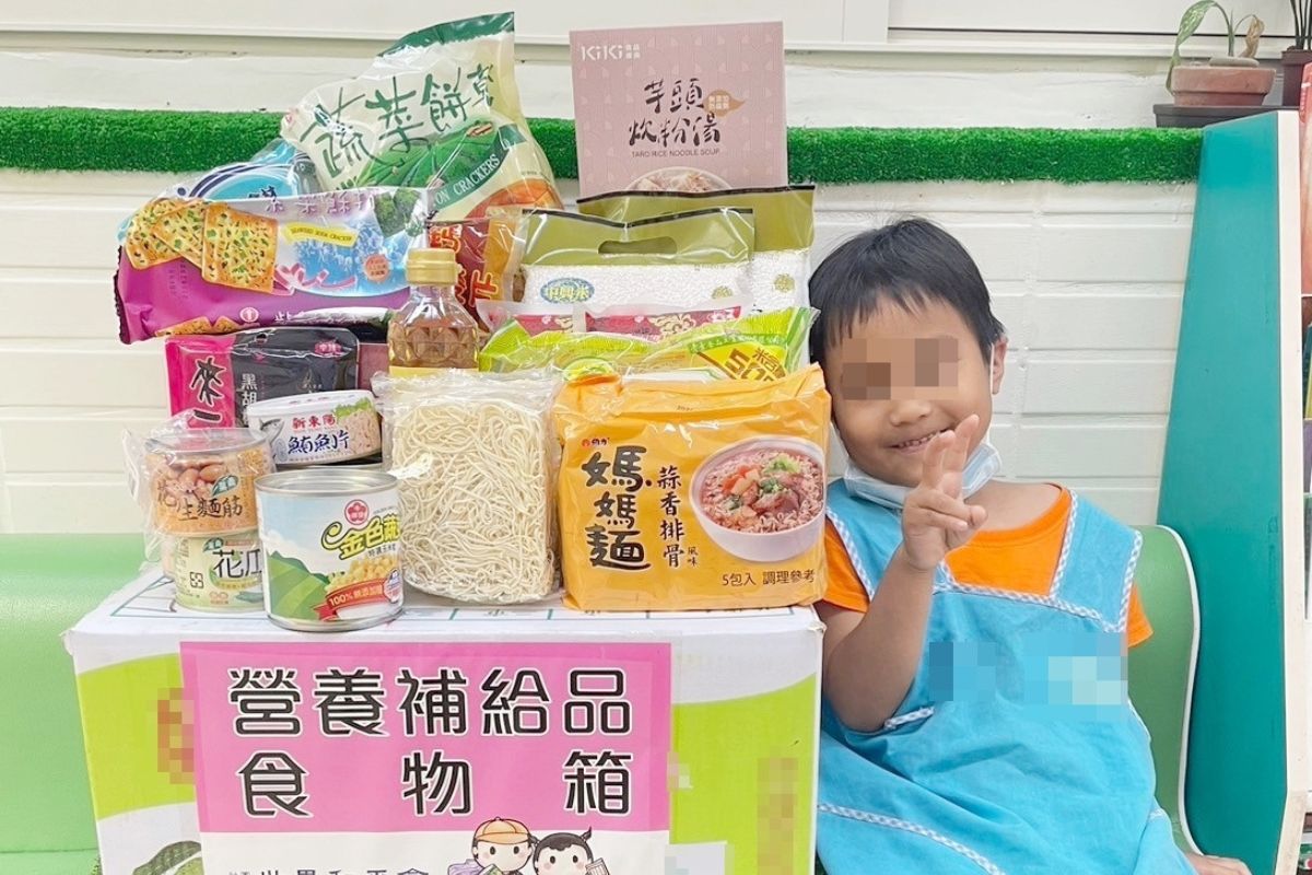 營養食品物資讓孩子們溫飽不挨餓!