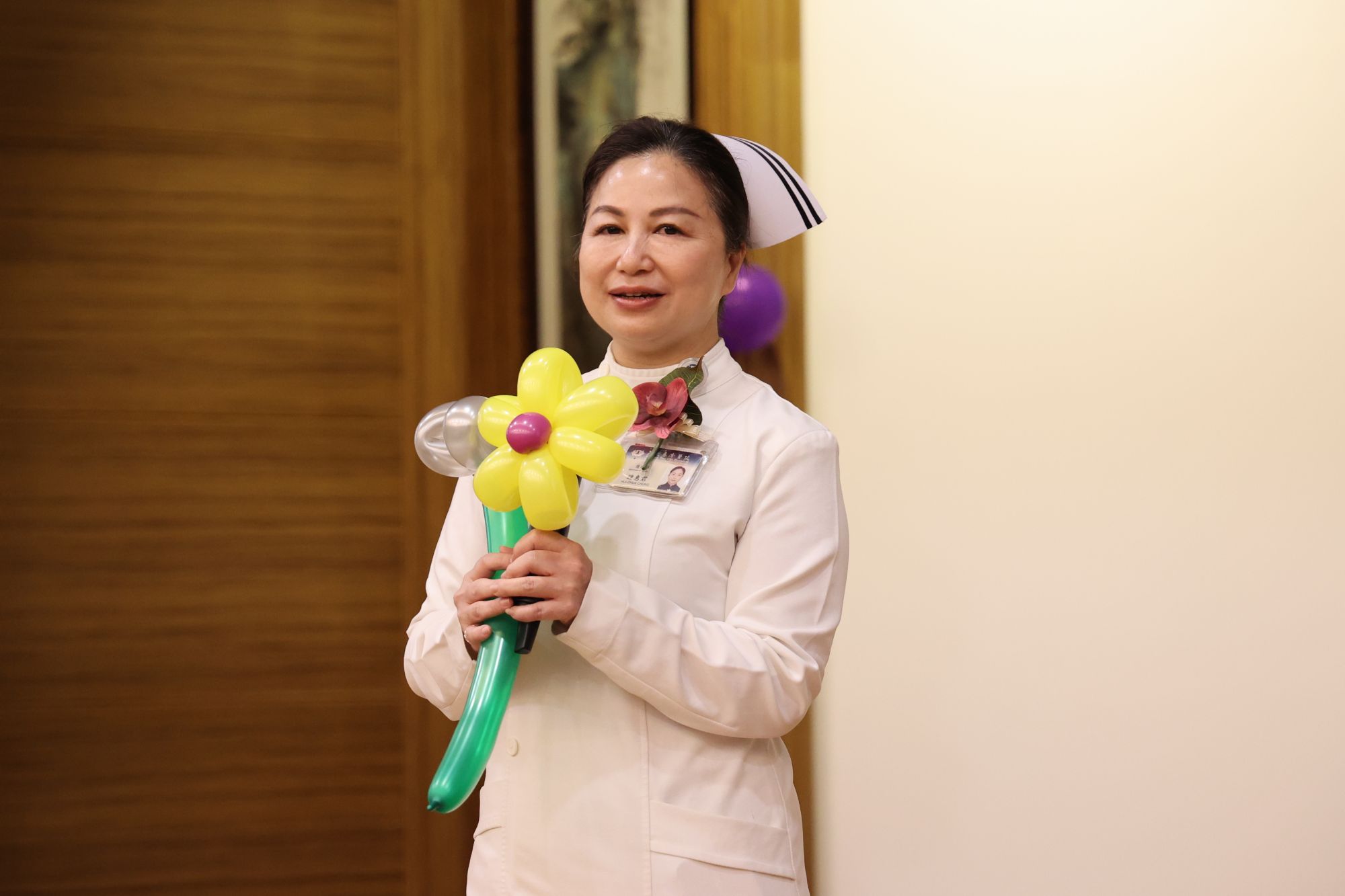 護理部主任鍾惠君表示,慈濟護理不只是職業,更是一份信仰與承諾。
