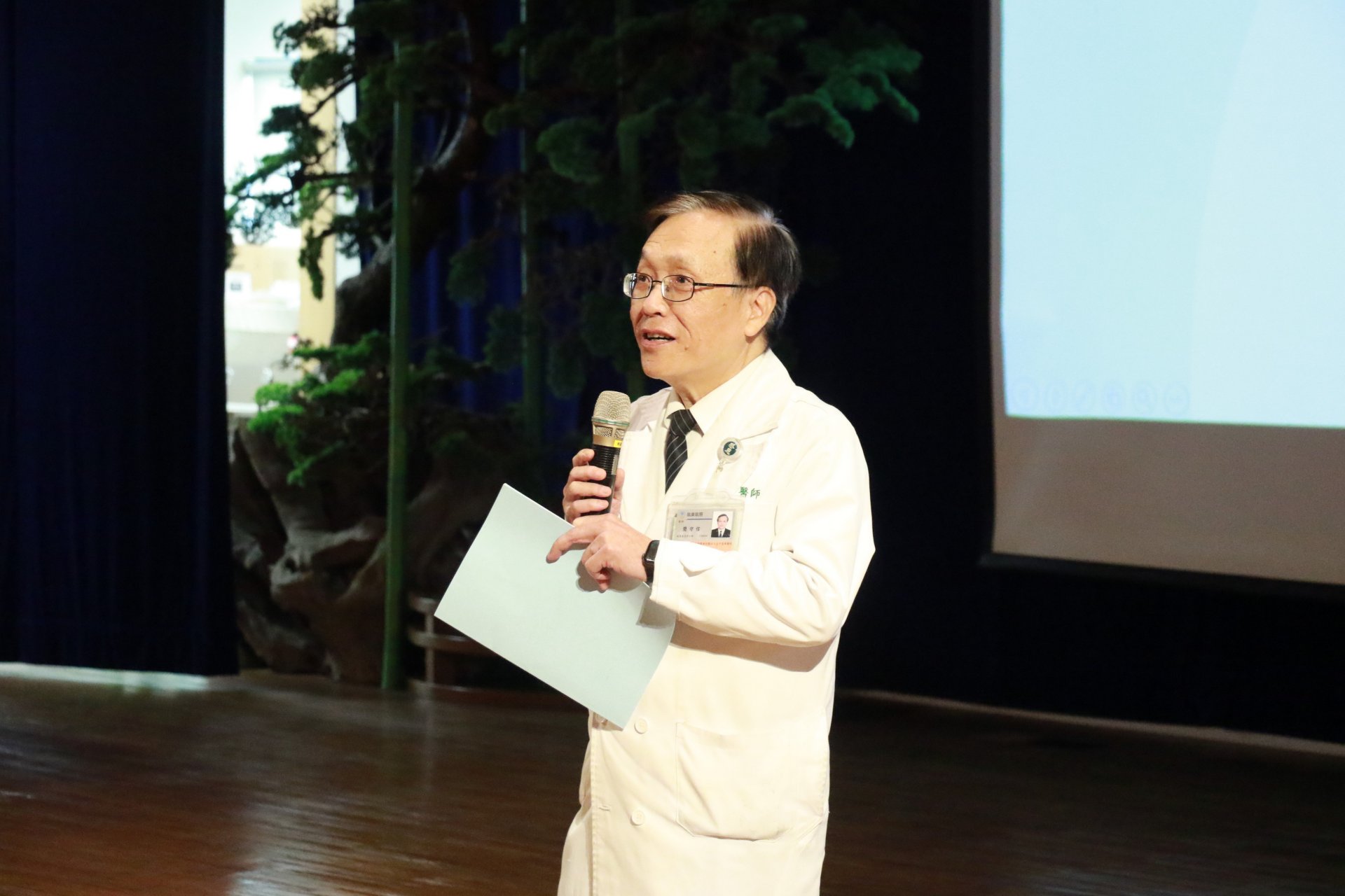 簡守信院長表示,不喝酒才能遠離酒駕。